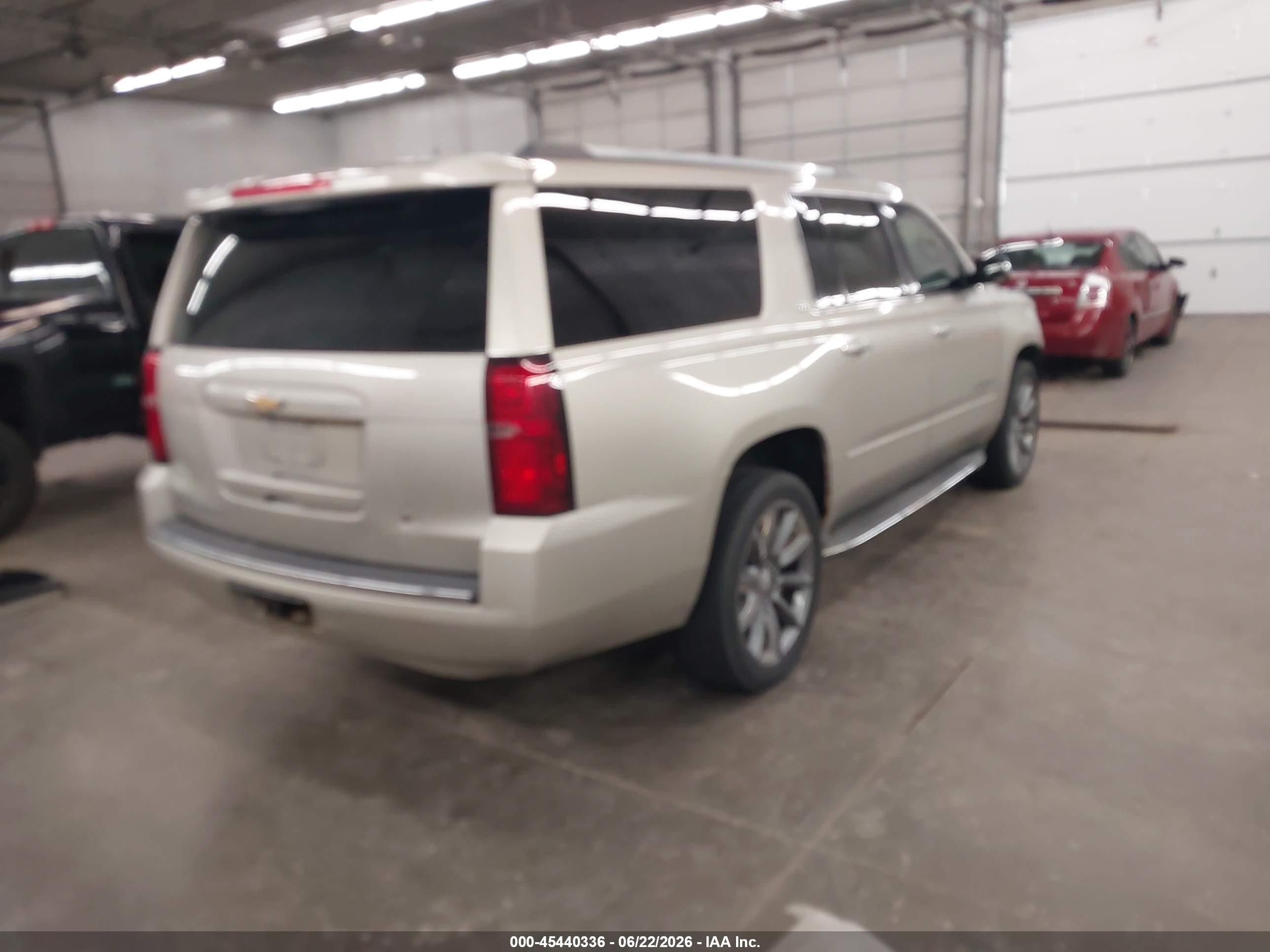 2015 Chevrolet Suburban Ltz Beige vin: 1GNSKKKC7FR294417