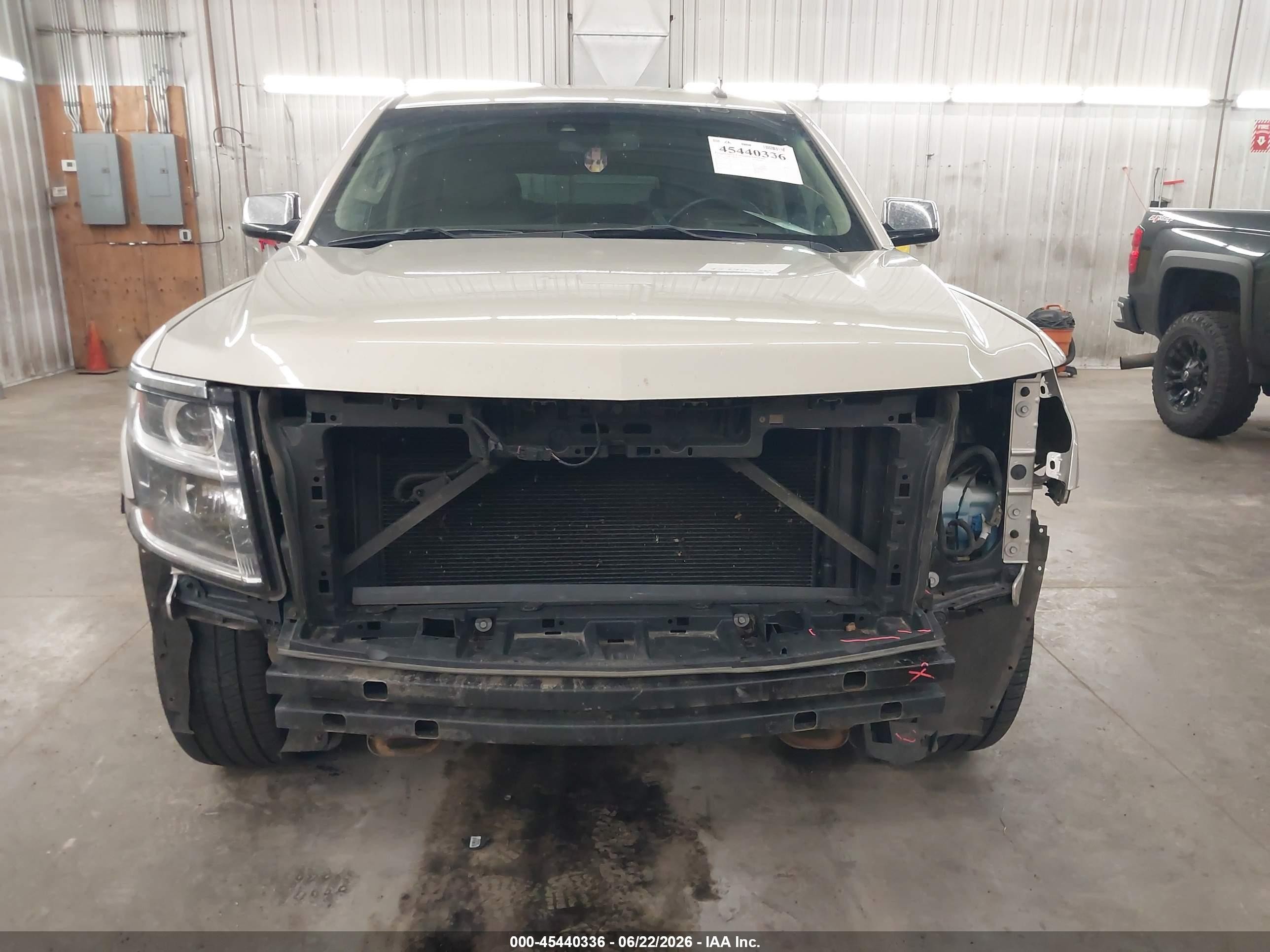 2015 Chevrolet Suburban Ltz Beige vin: 1GNSKKKC7FR294417