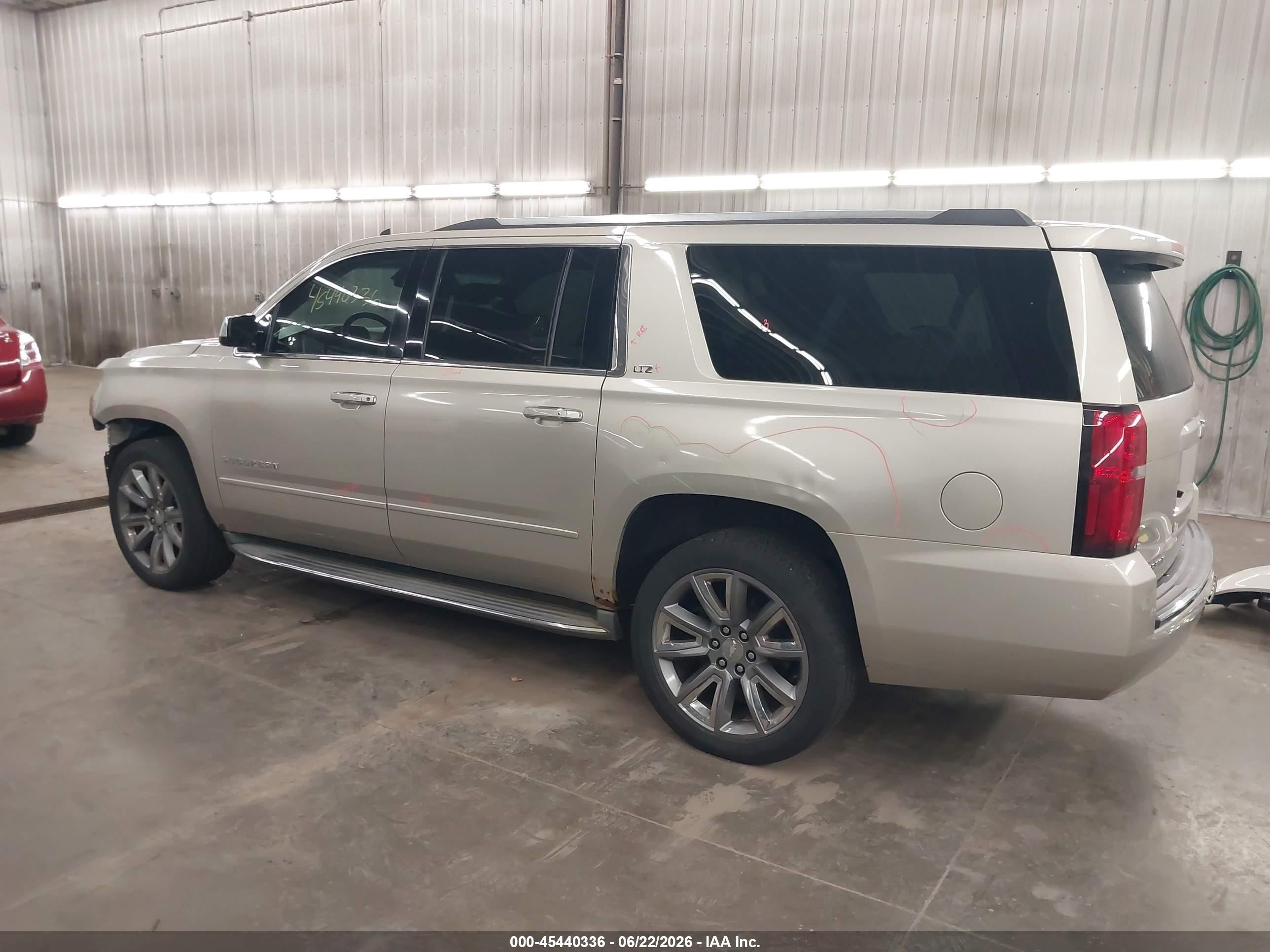 2015 Chevrolet Suburban Ltz Beige vin: 1GNSKKKC7FR294417