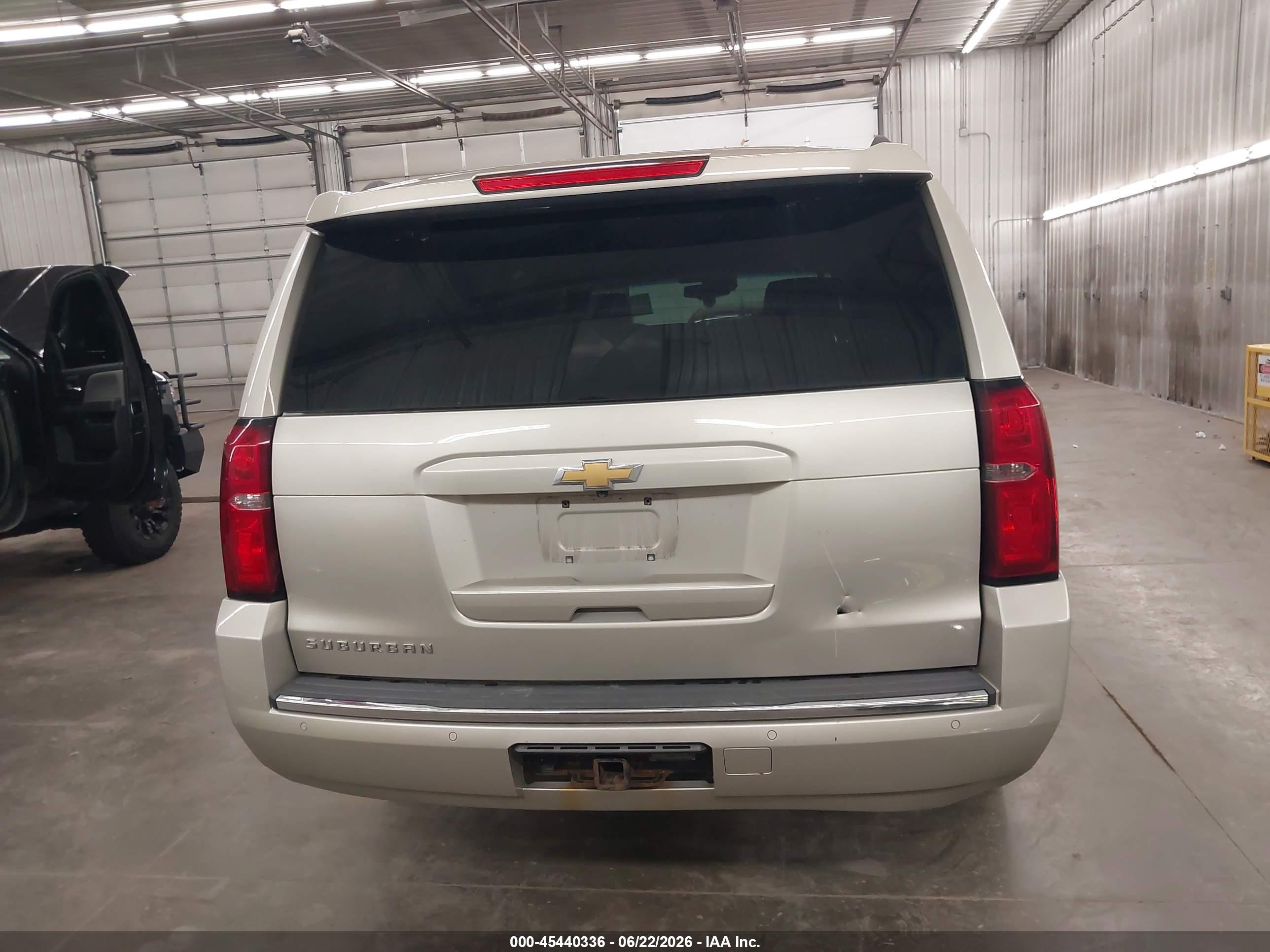 2015 Chevrolet Suburban Ltz Beige vin: 1GNSKKKC7FR294417