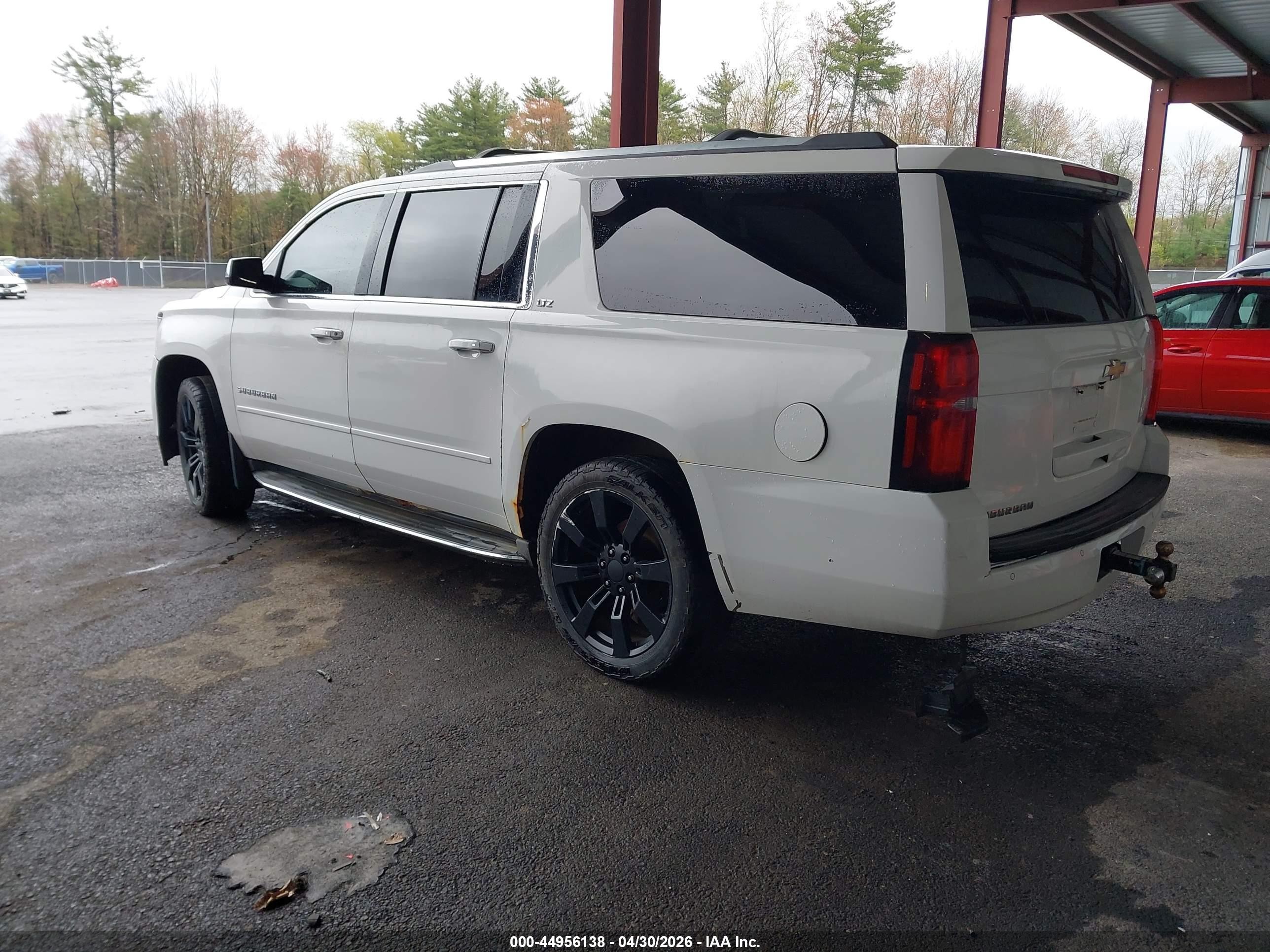 2015 Chevrolet Suburban 1500 Ltz White vin: 1GNSKKKC7FR540494