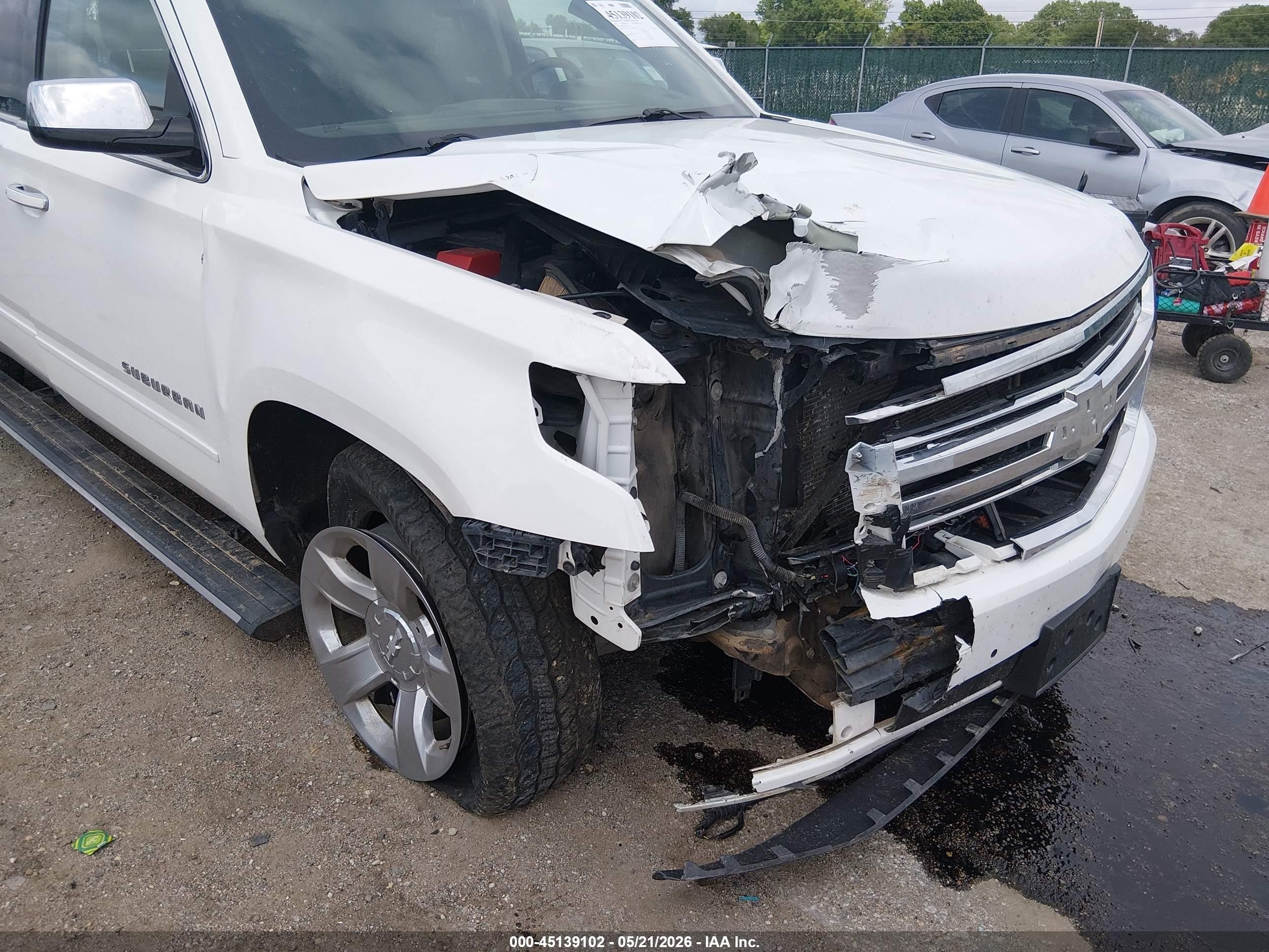 2015 Chevrolet Suburban 1500 Ltz White vin: 1GNSKKKC9FR115763