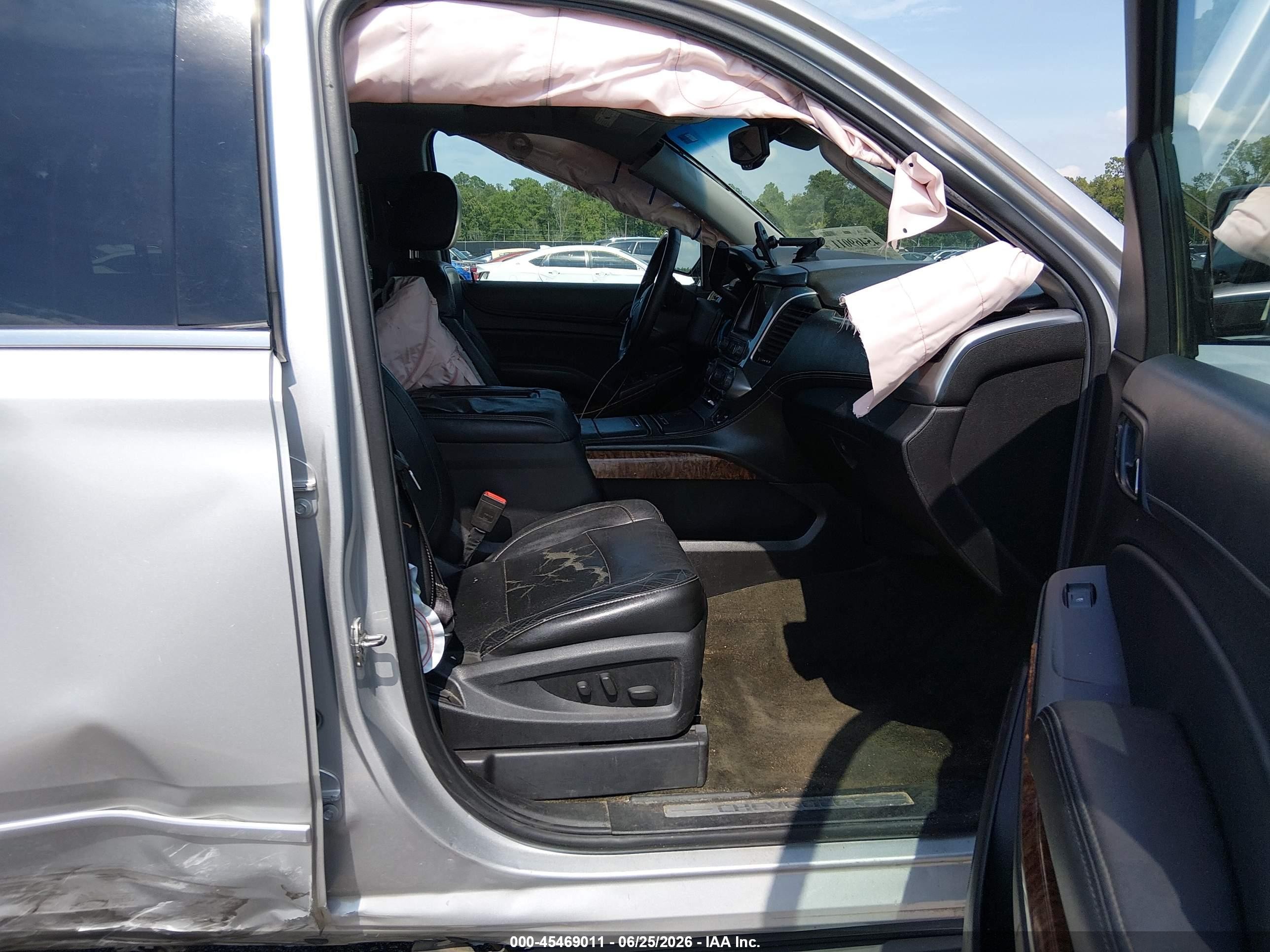2015 Chevrolet Suburban Ltz Серебряный vin: 1GNSKKKC9FR198031