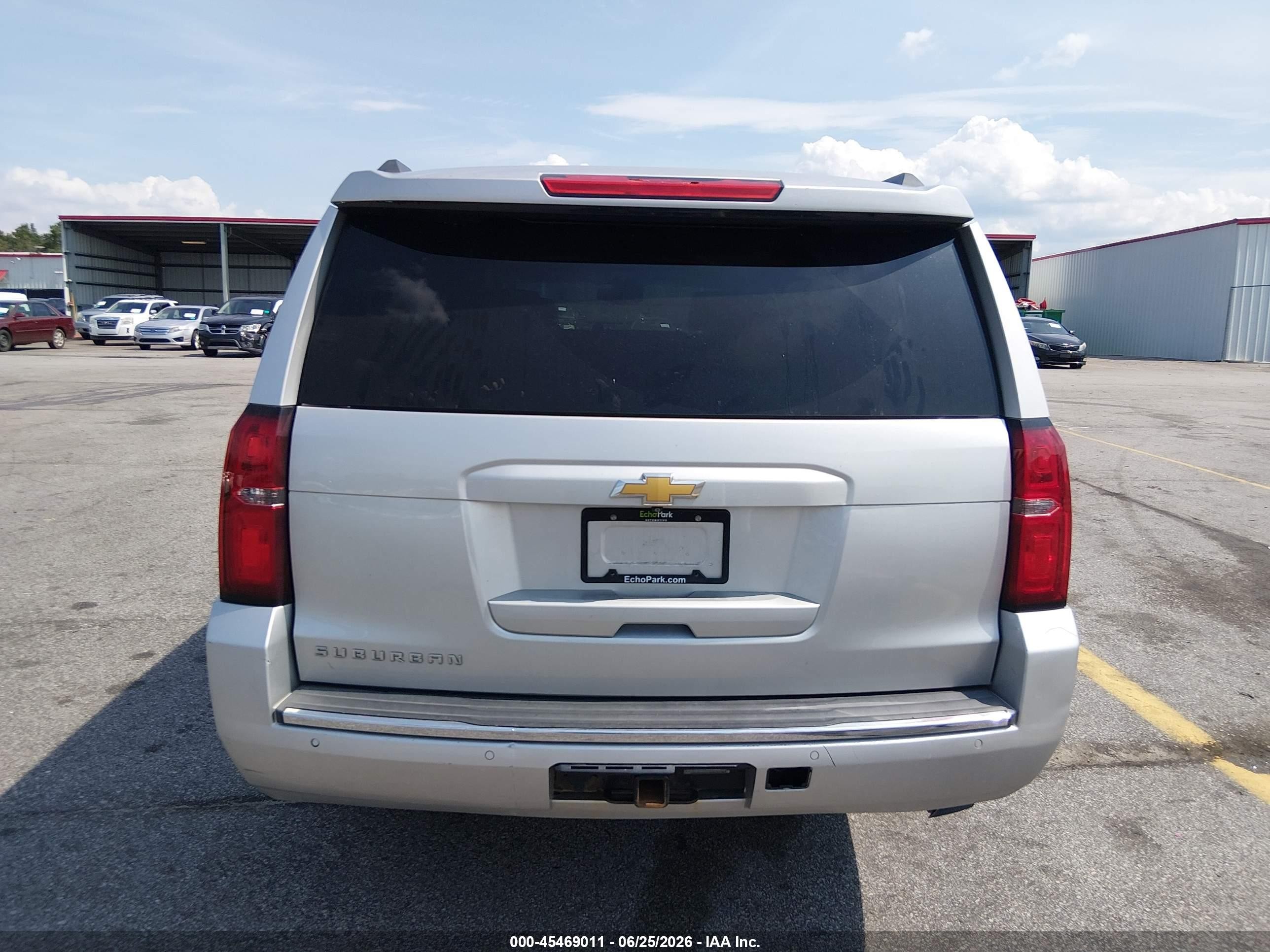 2015 Chevrolet Suburban Ltz Серебряный vin: 1GNSKKKC9FR198031