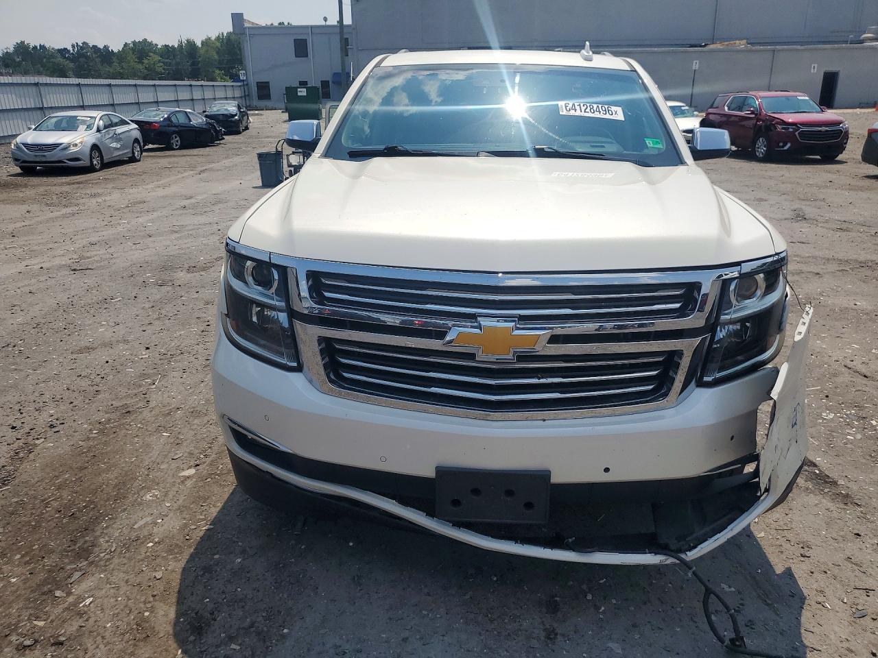 2015 Chevrolet Suburban K1500 Ltz White vin: 1GNSKKKC9FR537189