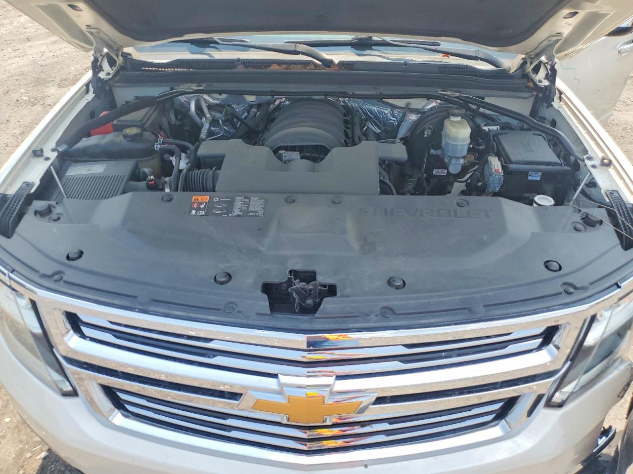 2015 Chevrolet Suburban K1500 Ltz White vin: 1GNSKKKC9FR537189