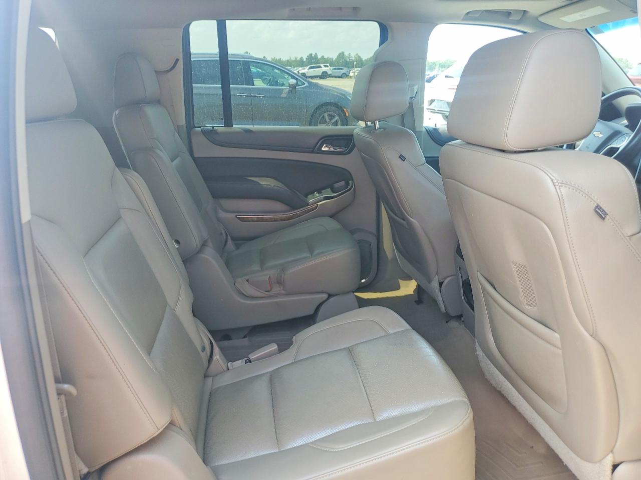 2015 Chevrolet Suburban K1500 Ltz White vin: 1GNSKKKC9FR537189