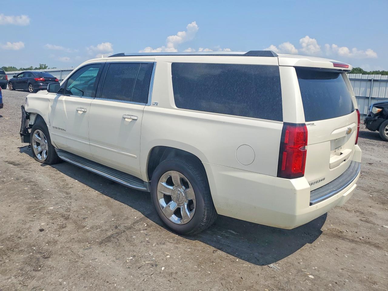2015 Chevrolet Suburban K1500 Ltz White vin: 1GNSKKKC9FR537189