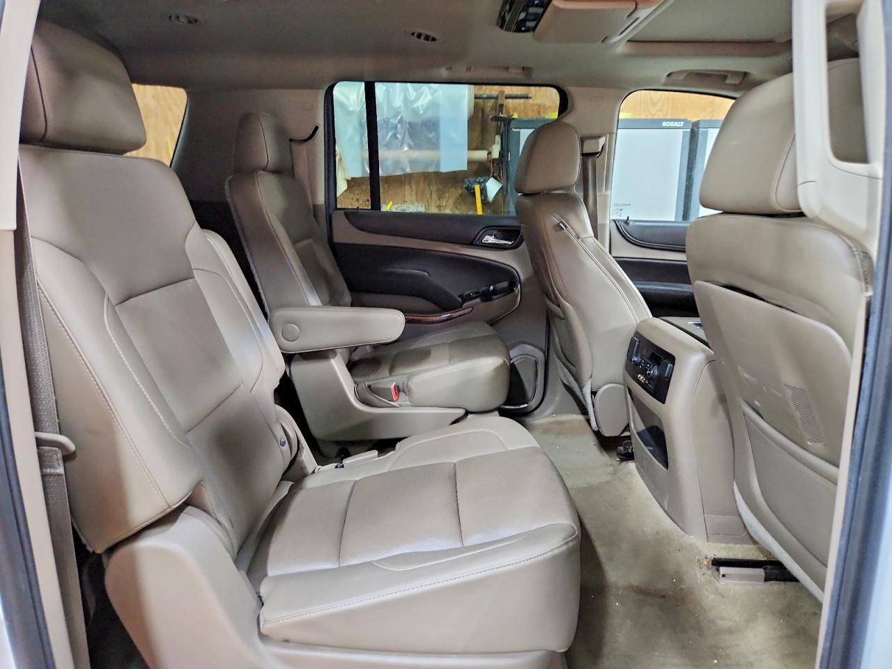 2015 Chevrolet Suburban K1500 Ltz White vin: 1GNSKKKCXFR148058