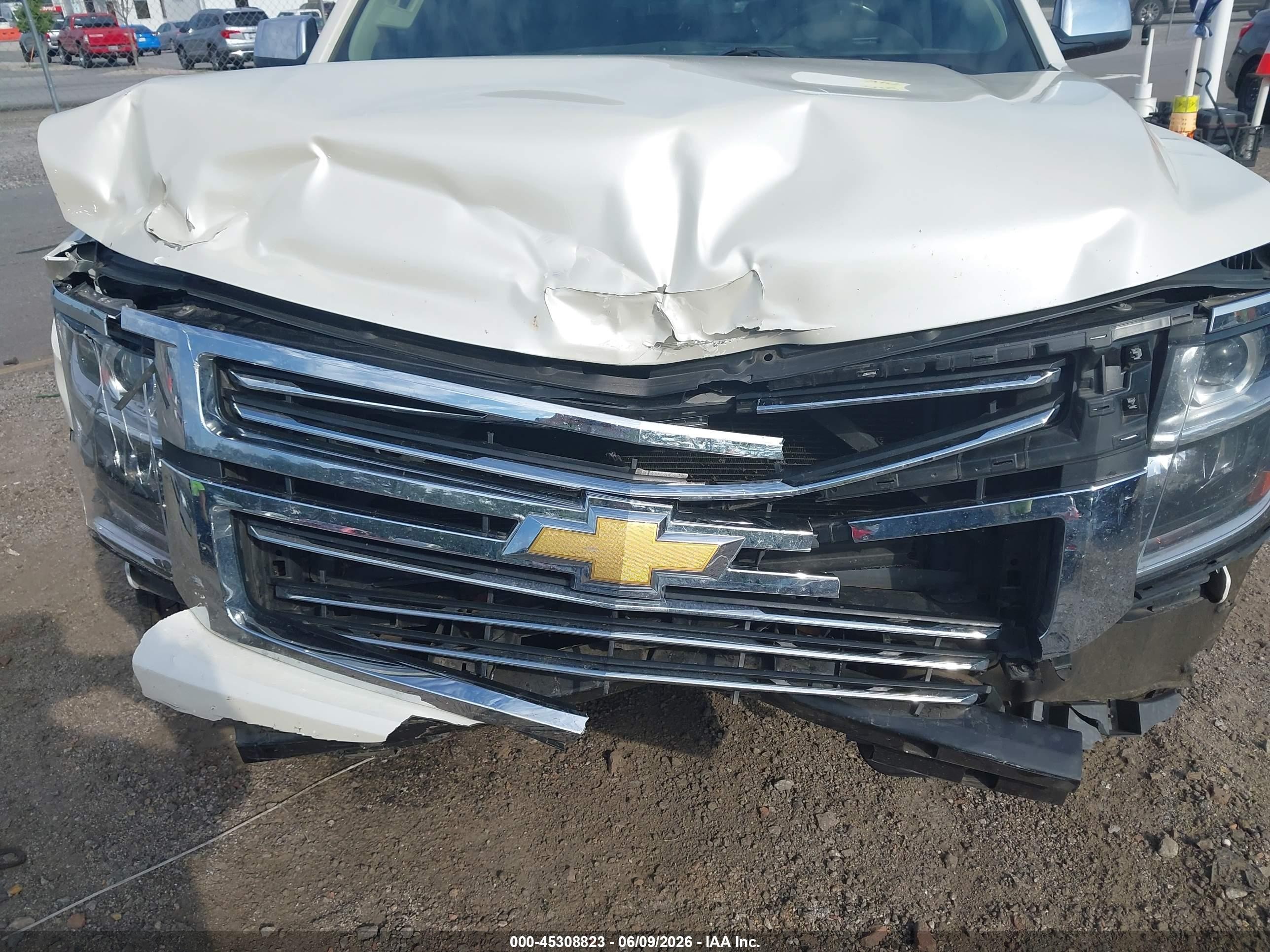 2015 Chevrolet Suburban Ltz White vin: 1GNSKKKCXFR249486