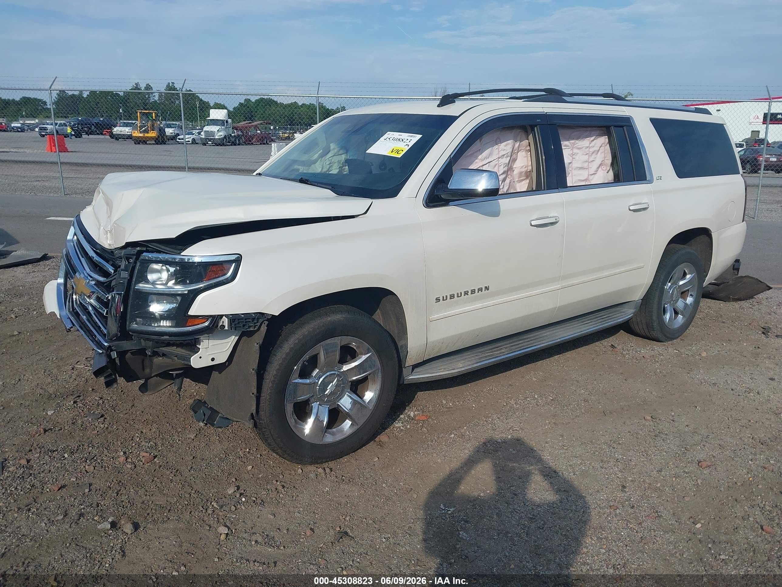 2015 Chevrolet Suburban Ltz White vin: 1GNSKKKCXFR249486