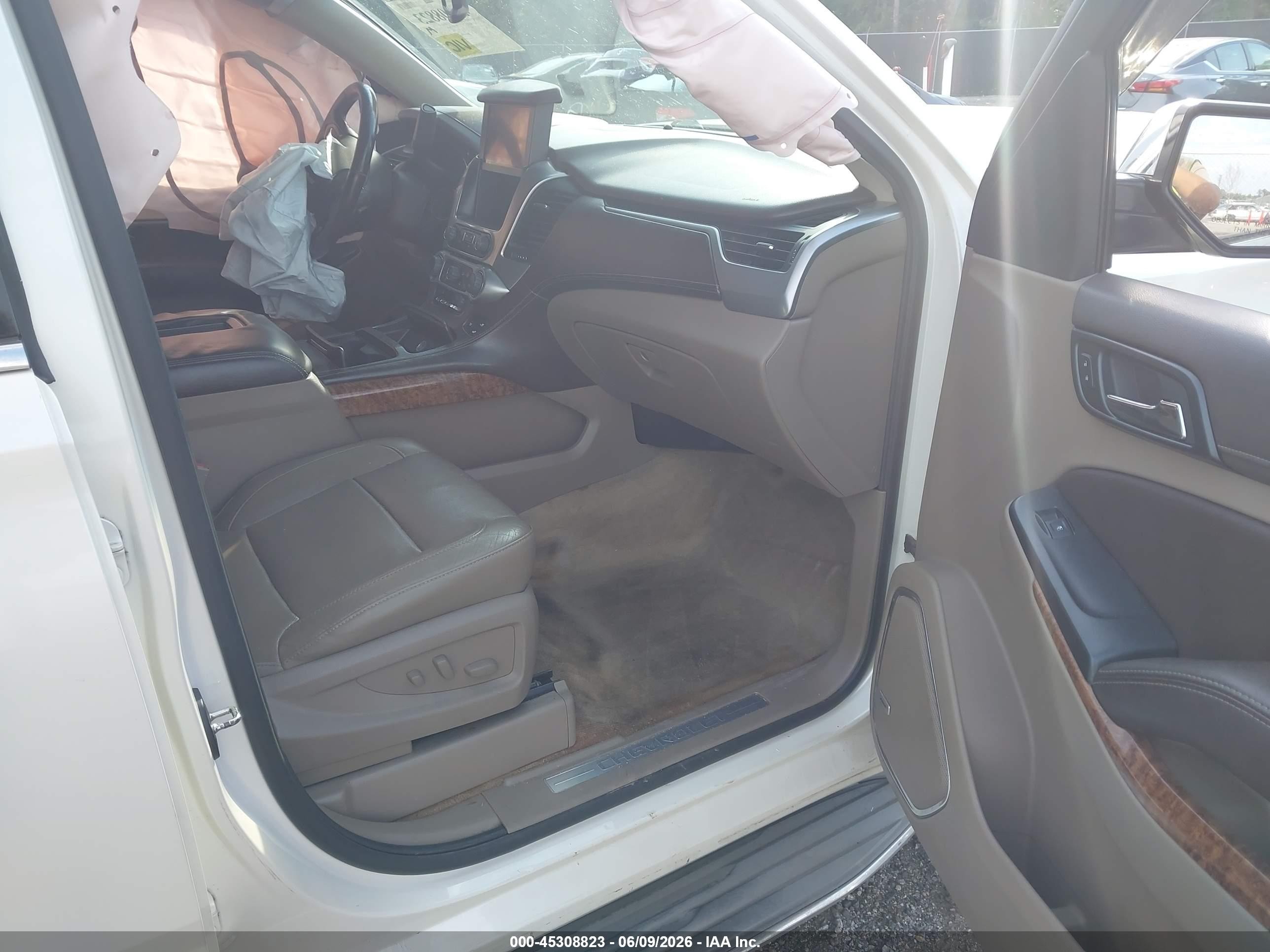 2015 Chevrolet Suburban Ltz White vin: 1GNSKKKCXFR249486
