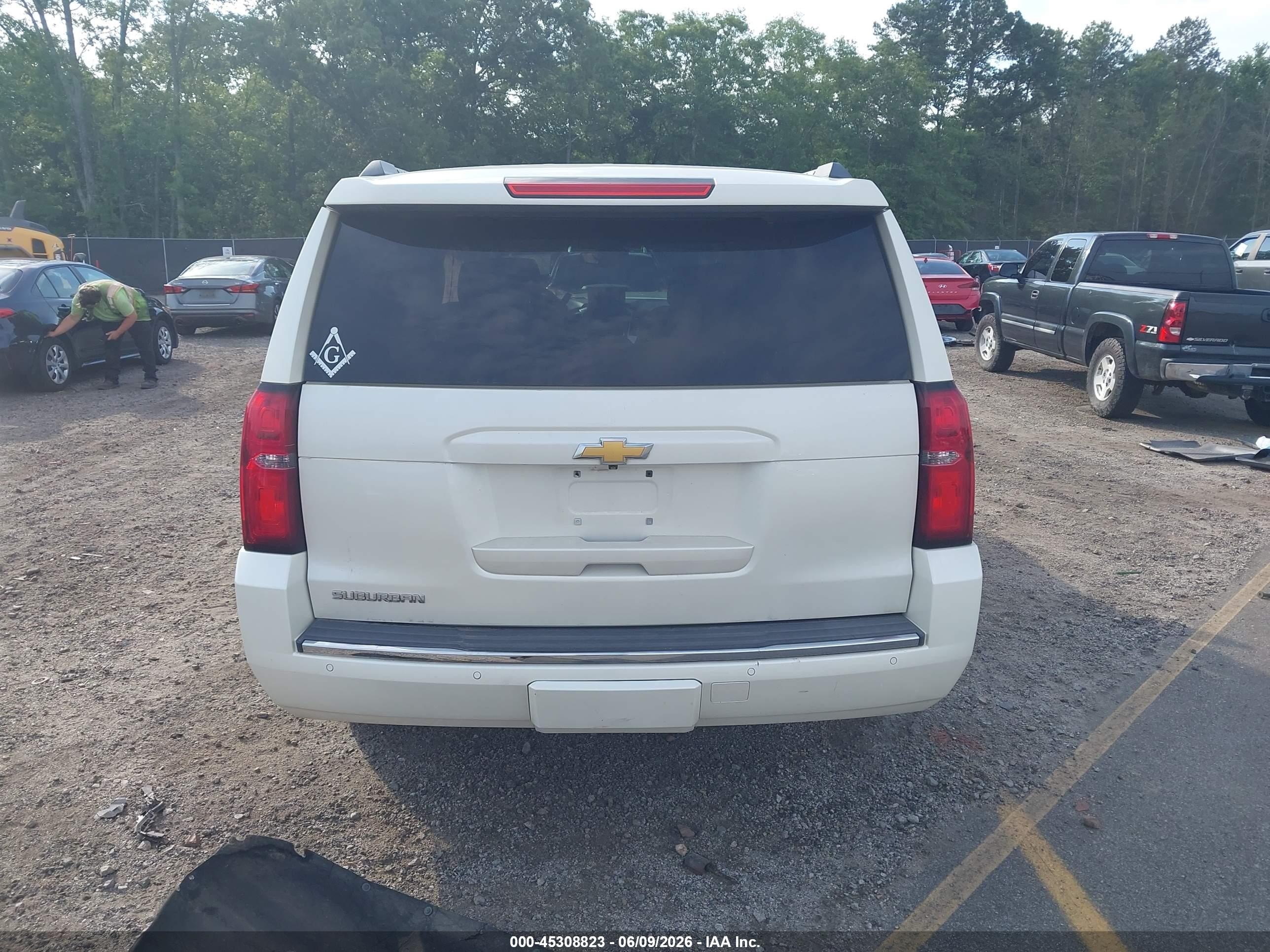 2015 Chevrolet Suburban Ltz White vin: 1GNSKKKCXFR249486