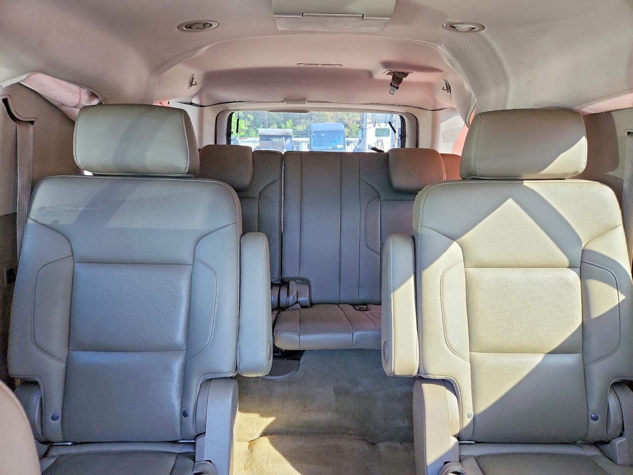 2015 Chevrolet Suburban K1500 Ltz White vin: 1GNSKKKCXFR289552