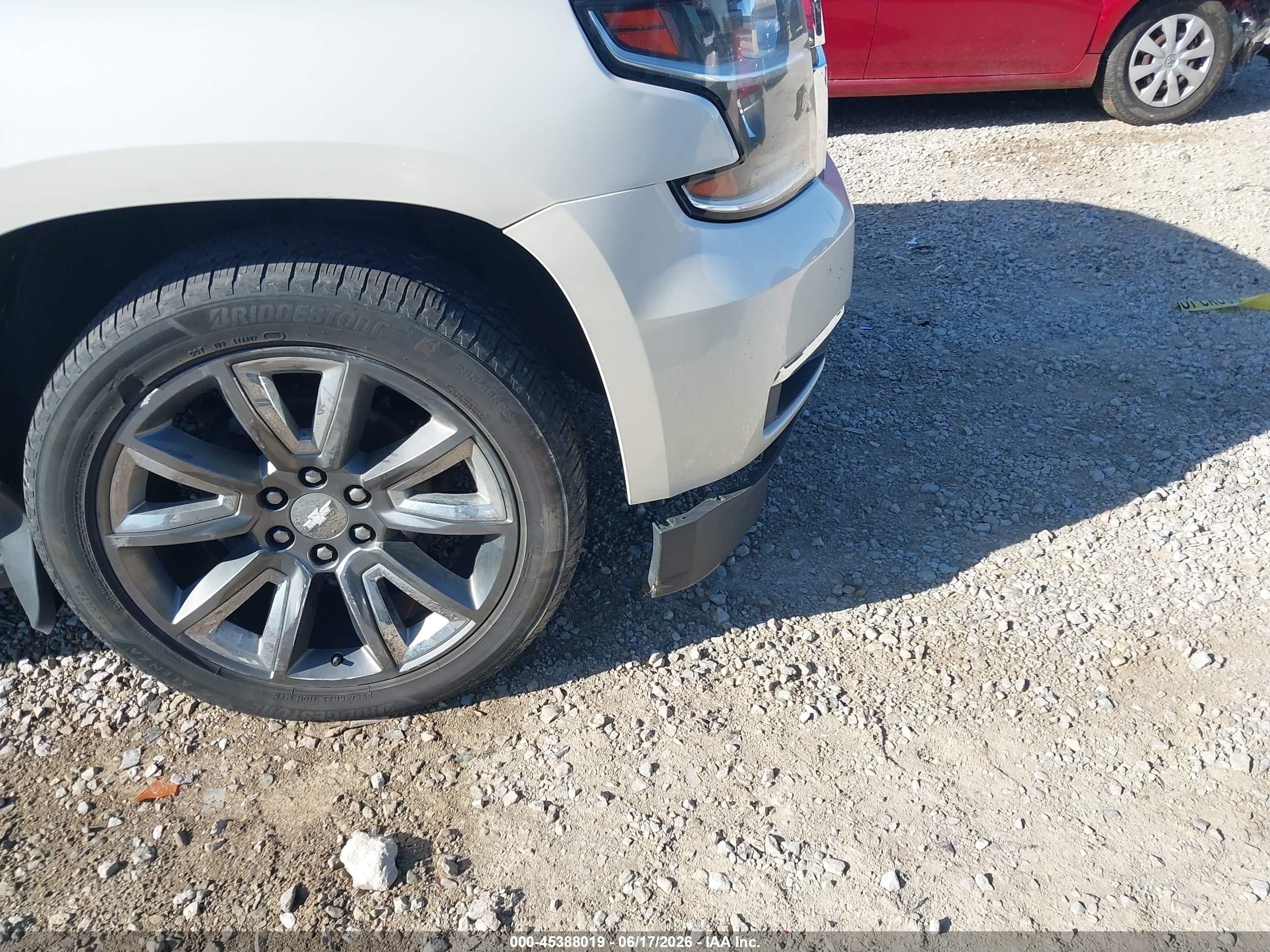 2015 Chevrolet Suburban Ltz White vin: 1GNSKKKCXFR684914