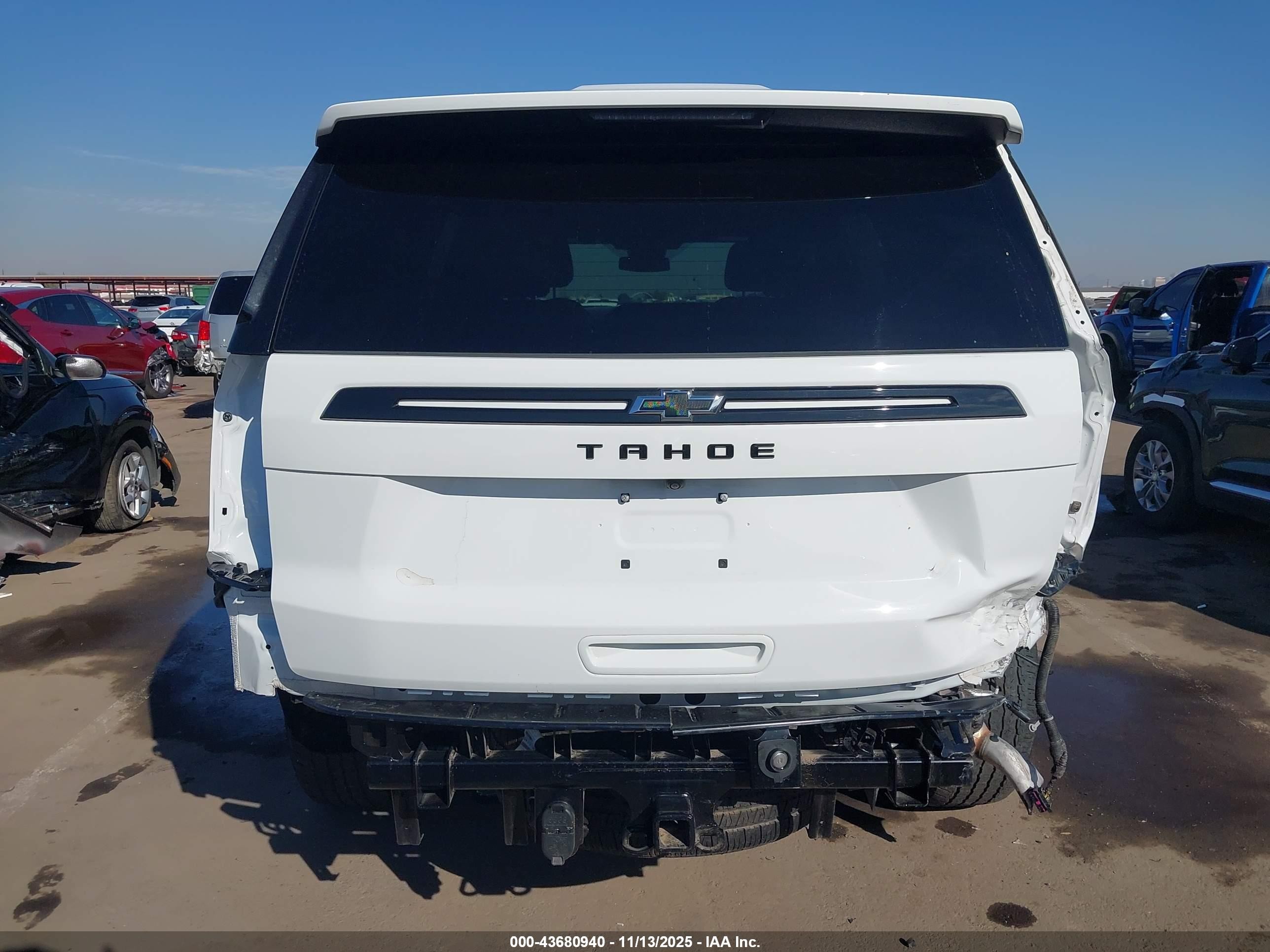 2024 Chevrolet Tahoe 4wd Z71 White vin: 1GNSKPKD5RR219015