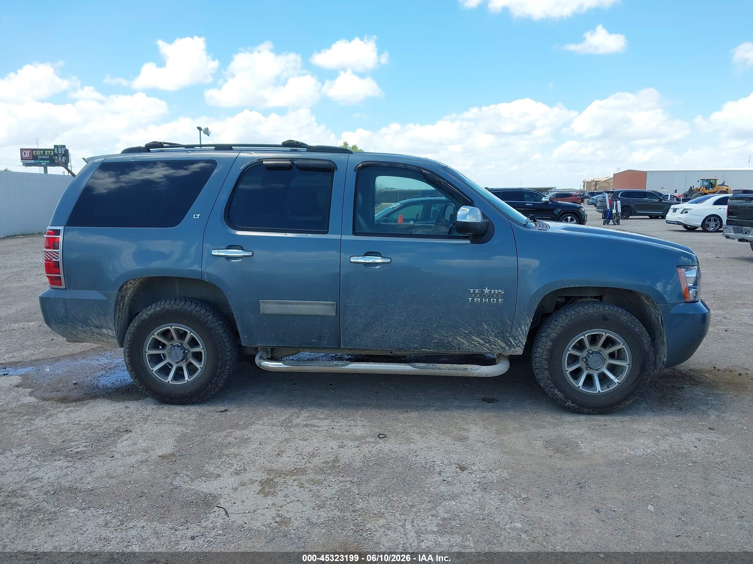 2010 Chevrolet Tahoe Lt Teal vin: 1GNUCBE08AR208287
