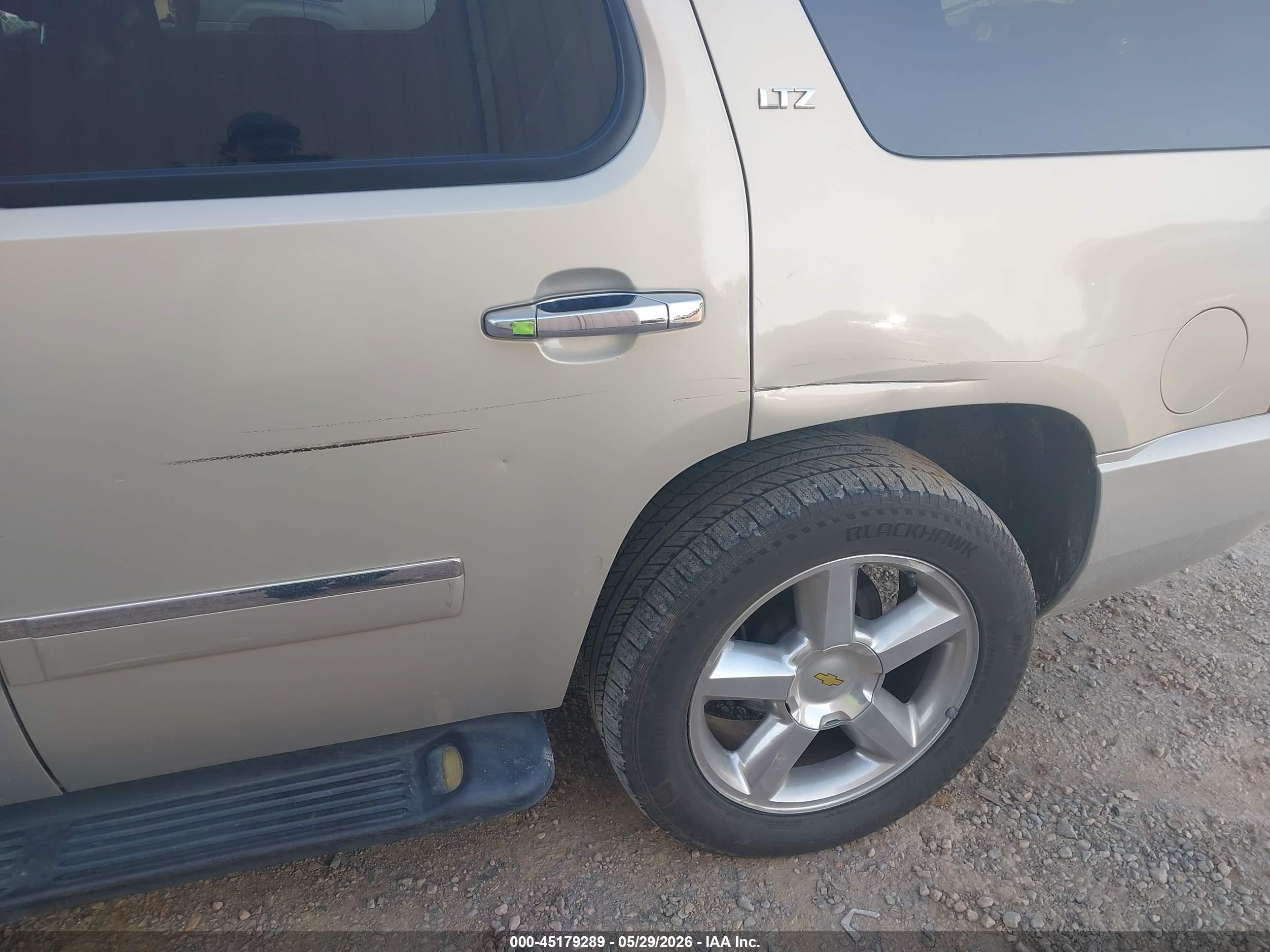 2010 Chevrolet Tahoe Ltz Бежевый vin: 1GNUCCE00AR179759