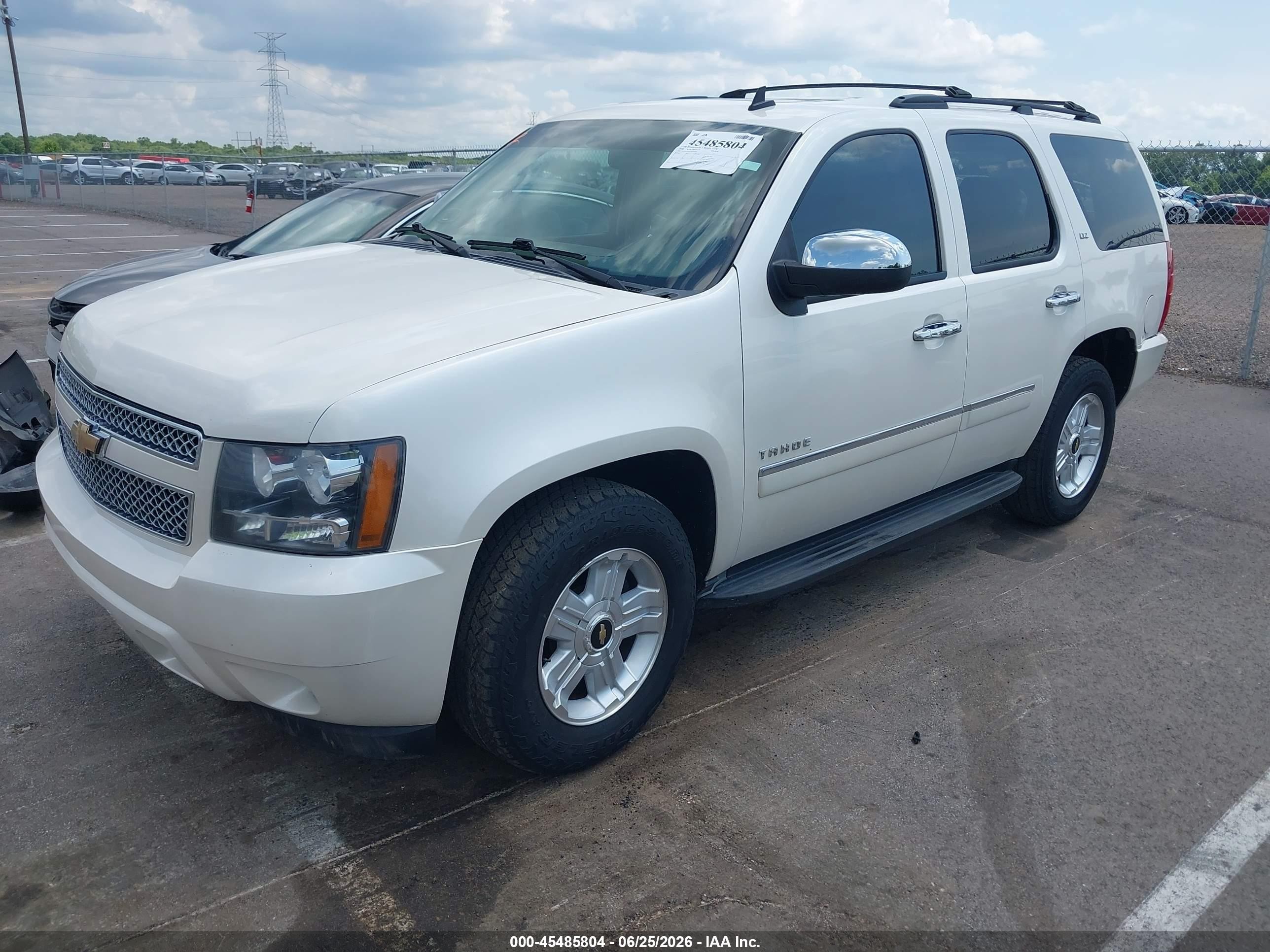 2010 Chevrolet Tahoe Ltz Cream vin: 1GNUCCE02AR290264