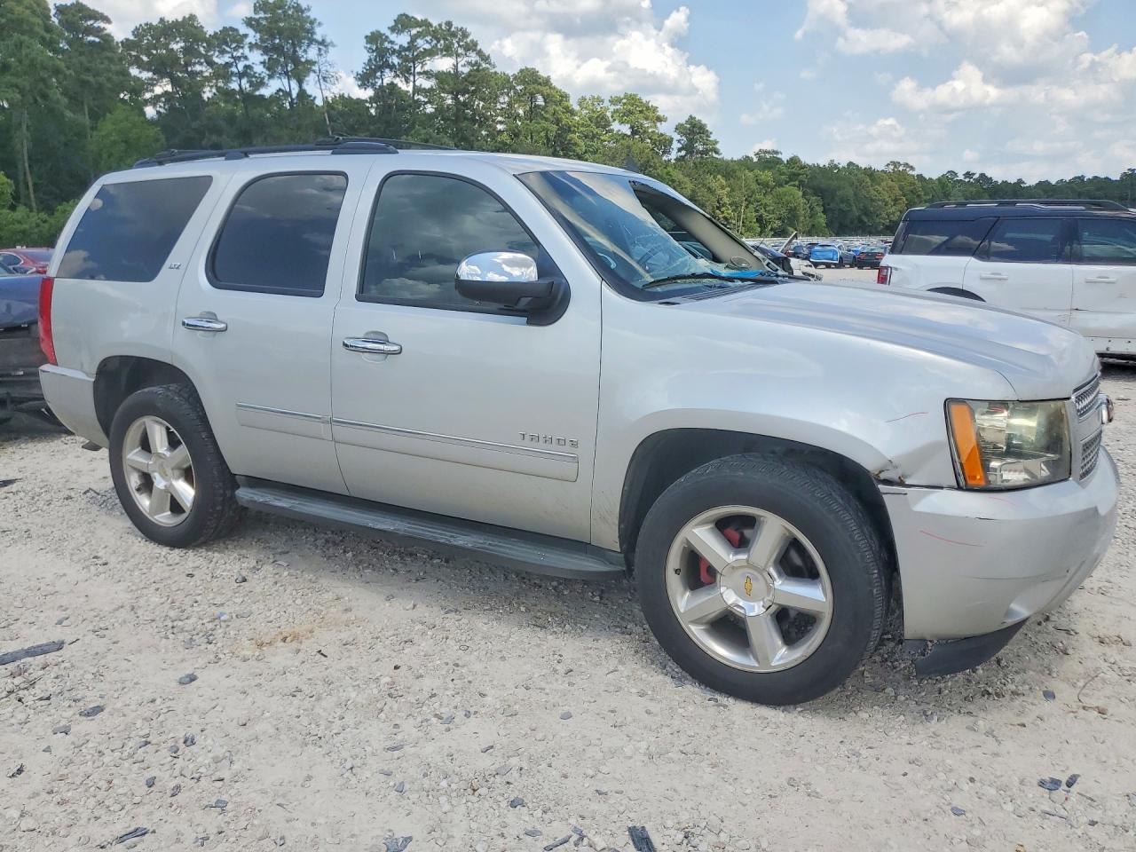 2010 Chevrolet Tahoe C1500 Ltz Silver vin: 1GNUCCE03AR219588