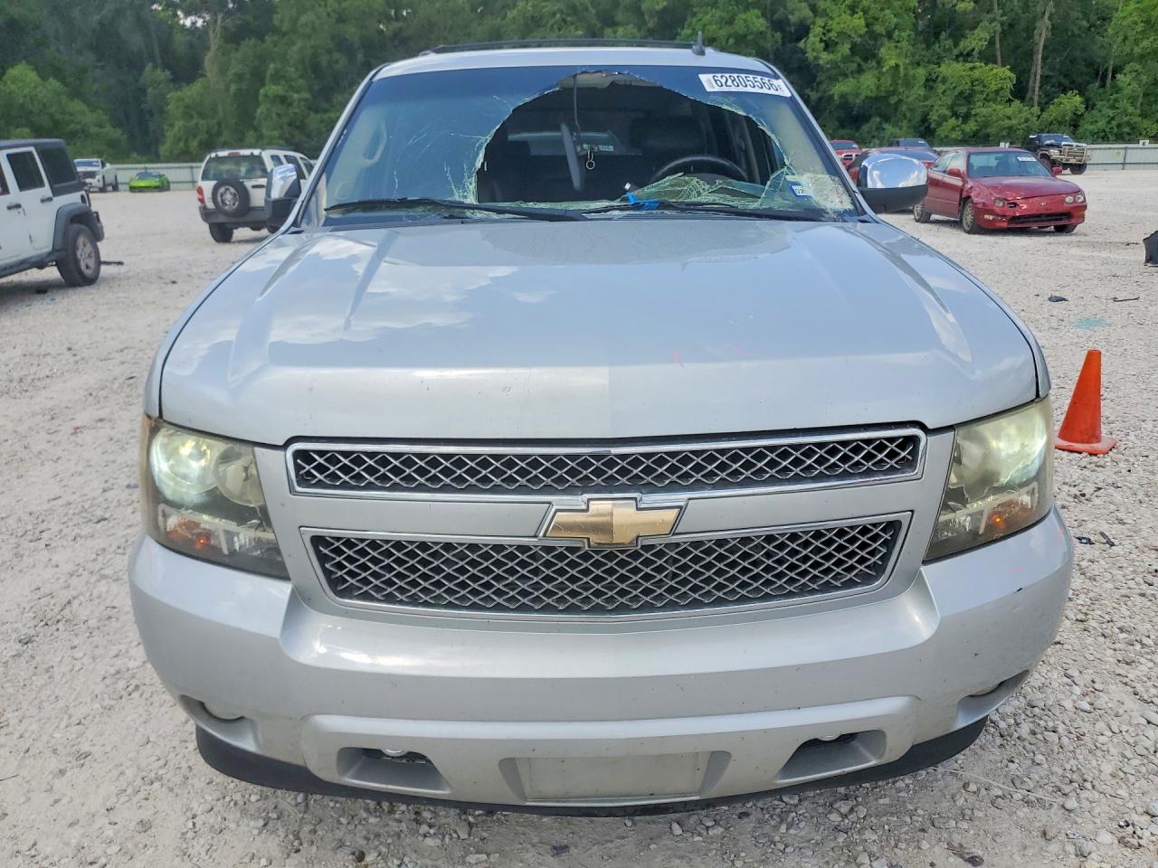 2010 Chevrolet Tahoe C1500 Ltz Silver vin: 1GNUCCE03AR219588