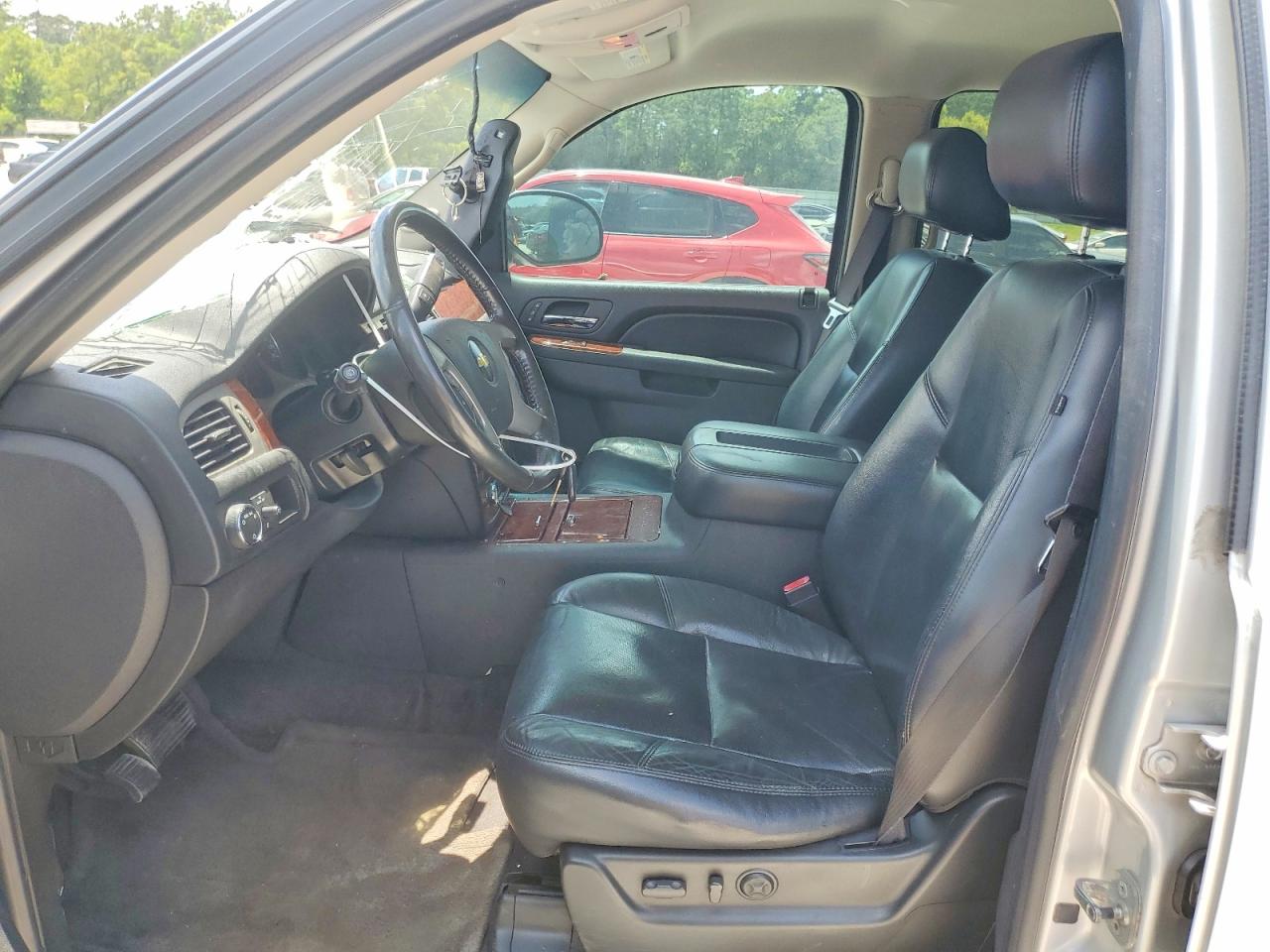 2010 Chevrolet Tahoe C1500 Ltz Silver vin: 1GNUCCE03AR219588