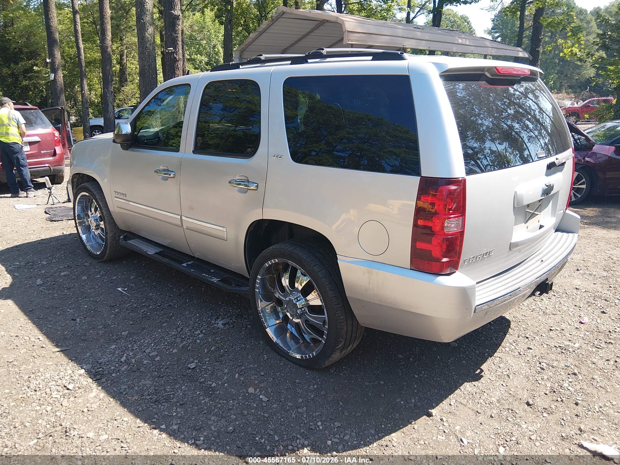 2010 Chevrolet Tahoe Ltz Silver vin: 1GNUCCE04AR168313