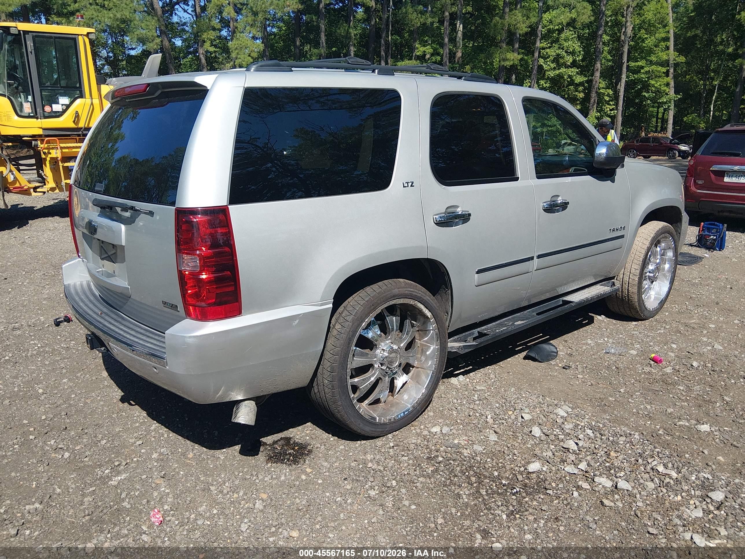 2010 Chevrolet Tahoe Ltz Silver vin: 1GNUCCE04AR168313