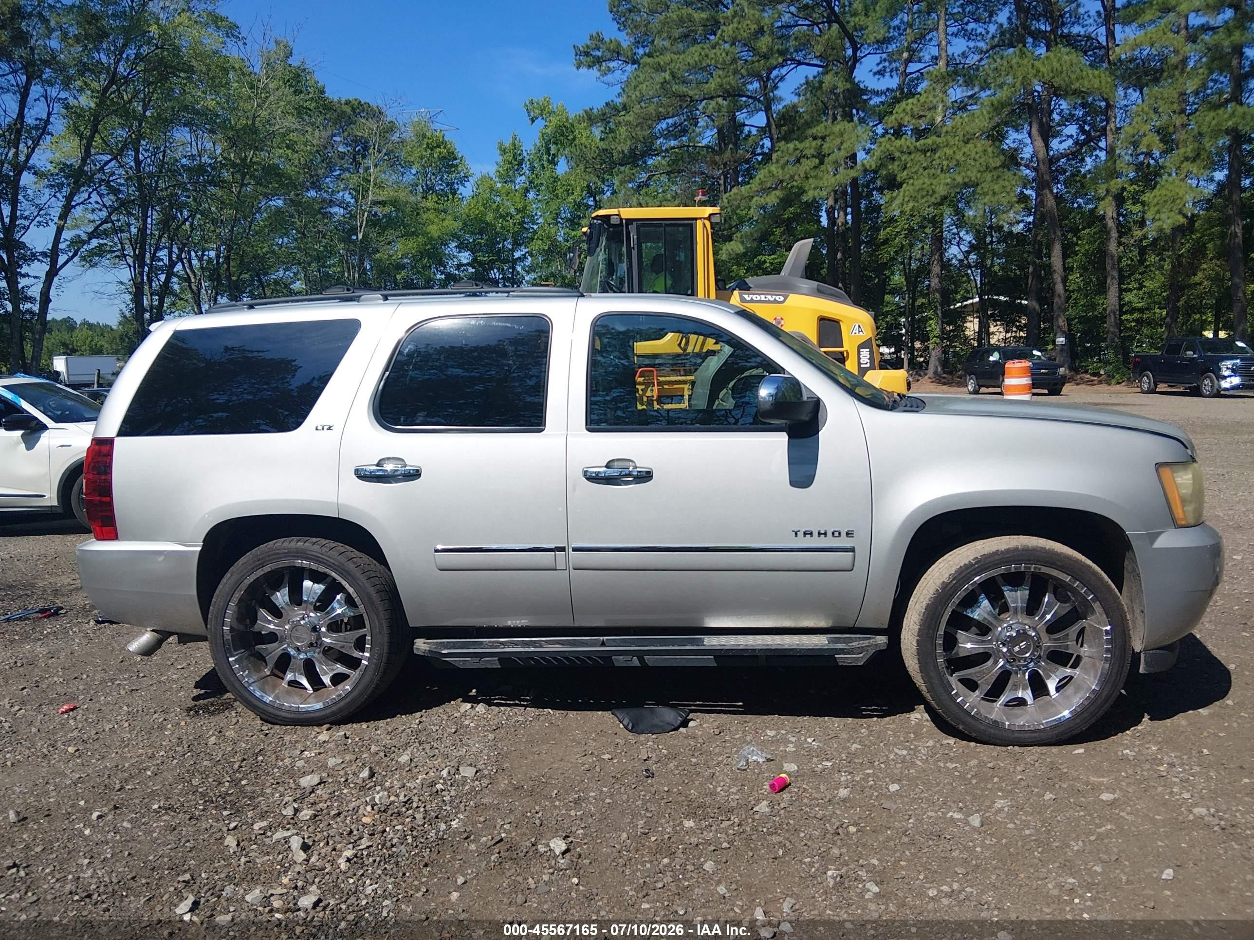 2010 Chevrolet Tahoe Ltz Silver vin: 1GNUCCE04AR168313