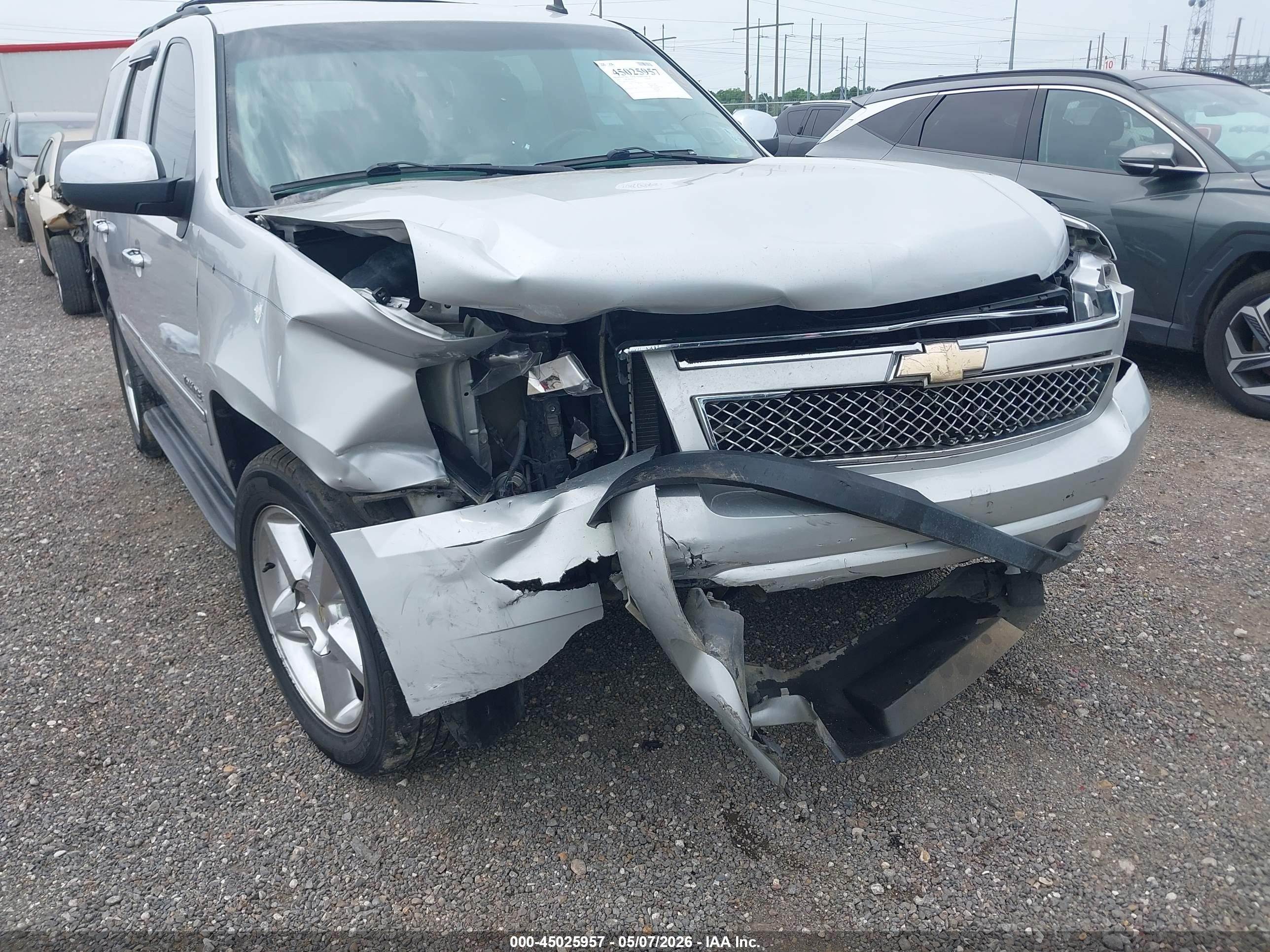 2010 Chevrolet Tahoe Ltz Silver vin: 1GNUCCE07AR219352