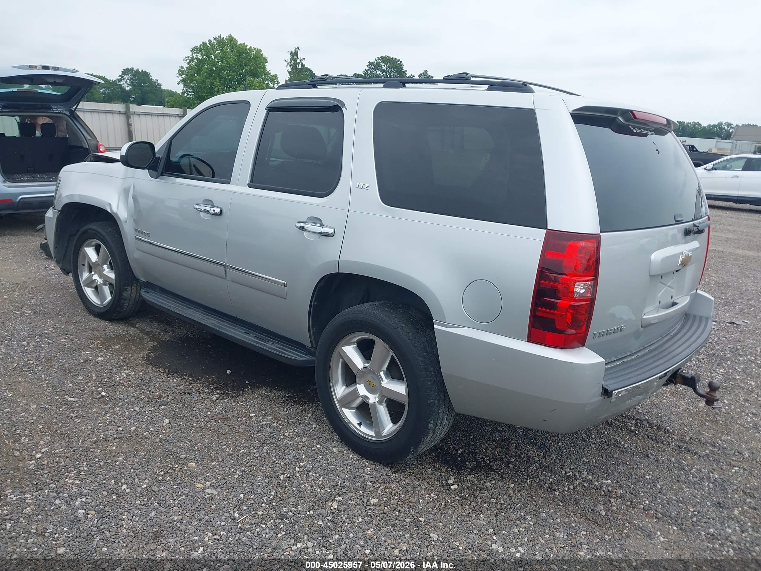 2010 Chevrolet Tahoe Ltz Silver vin: 1GNUCCE07AR219352