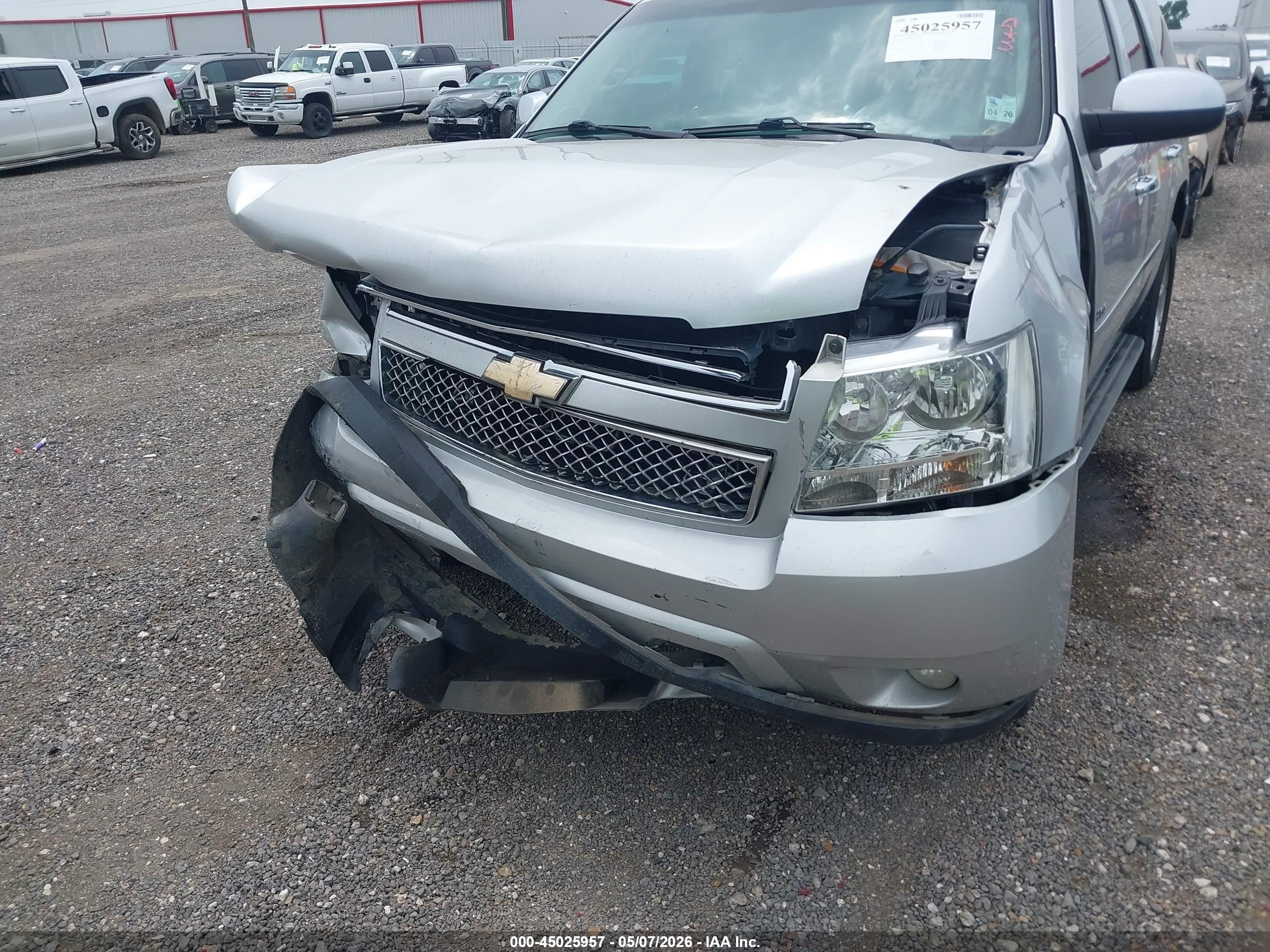 2010 Chevrolet Tahoe Ltz Silver vin: 1GNUCCE07AR219352