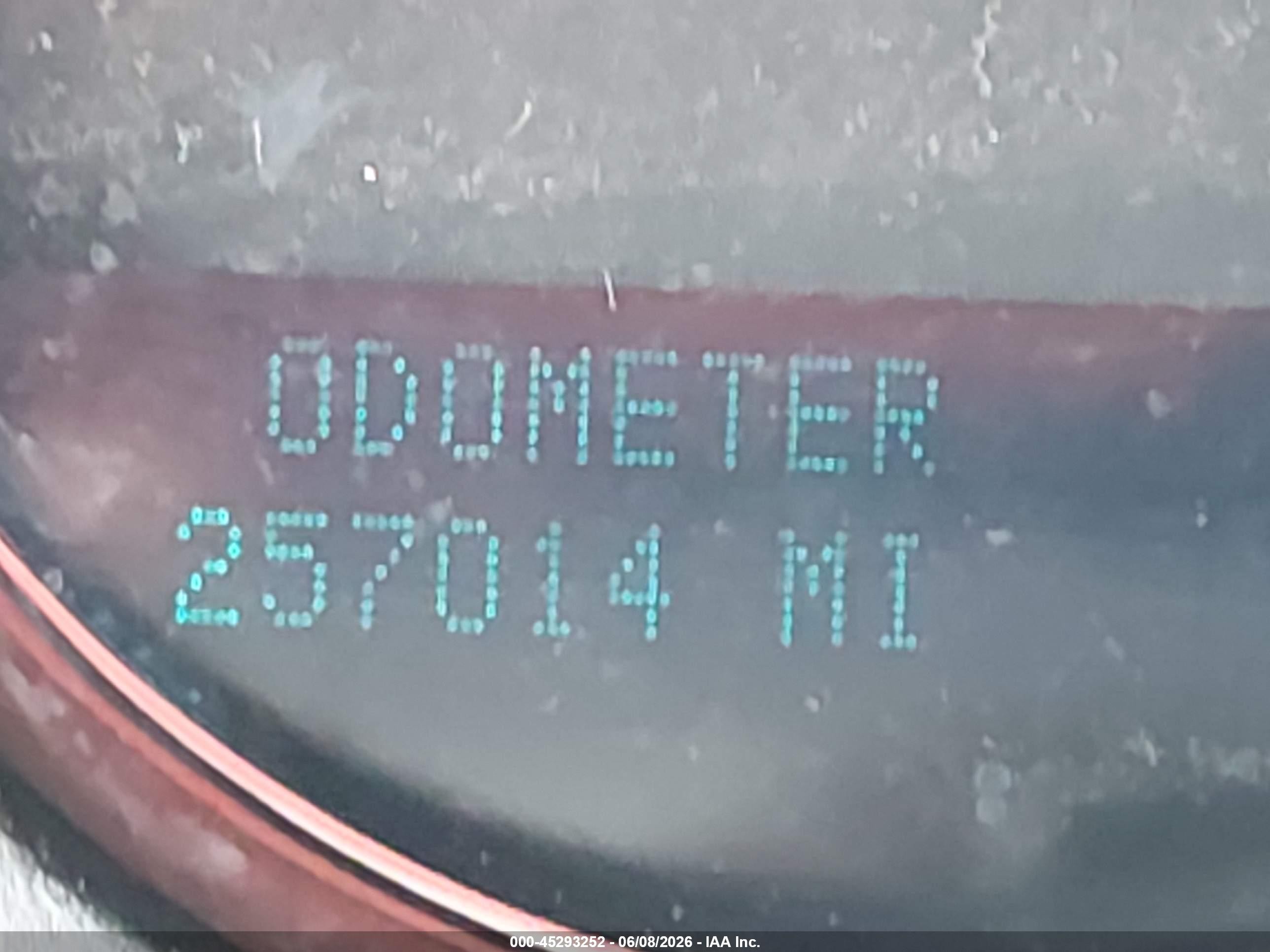 2010 Chevrolet Tahoe Ltz White vin: 1GNUCCE08AR184143