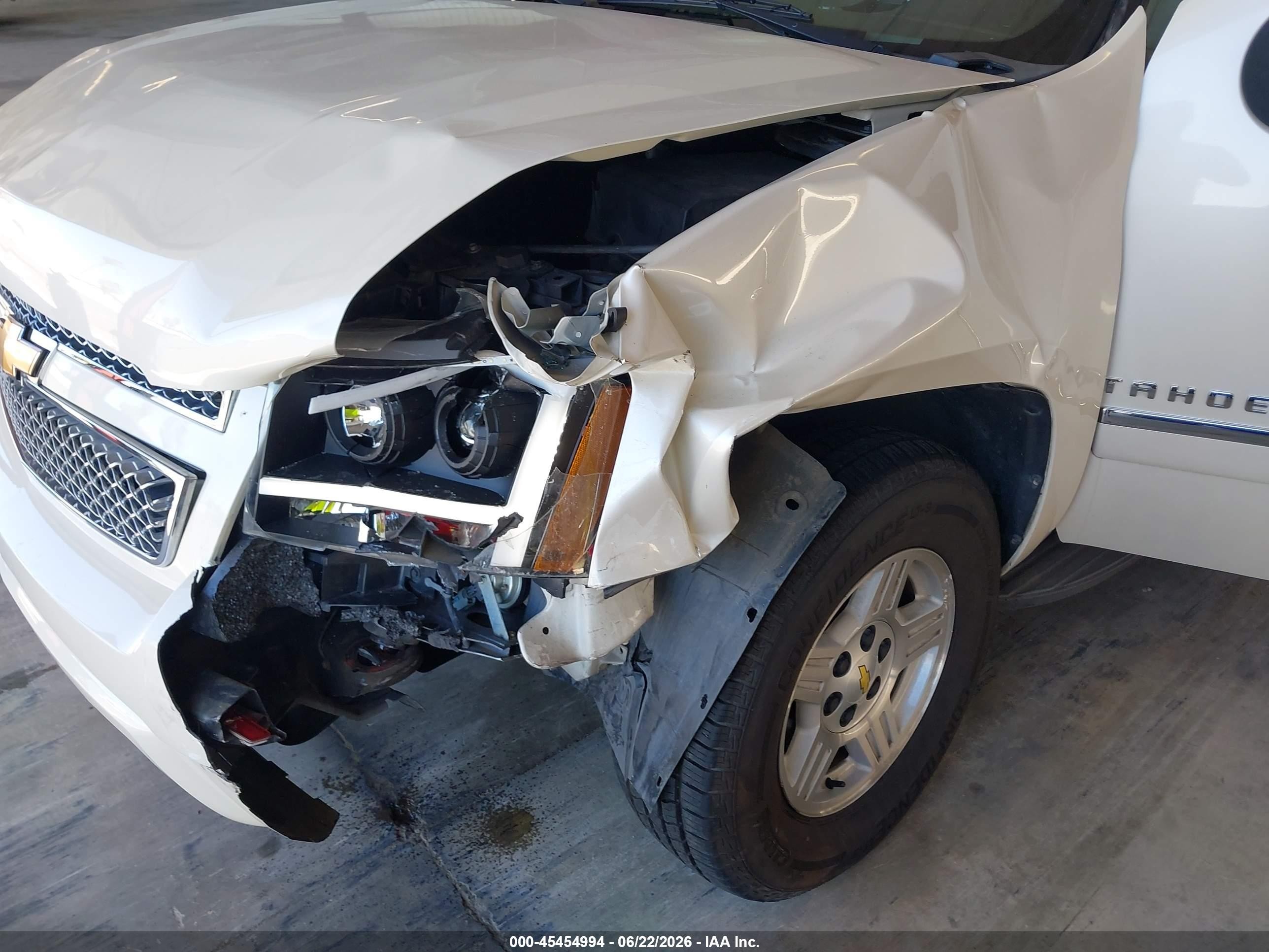 2010 Chevrolet Tahoe Ltz White vin: 1GNUCCE08AR196793