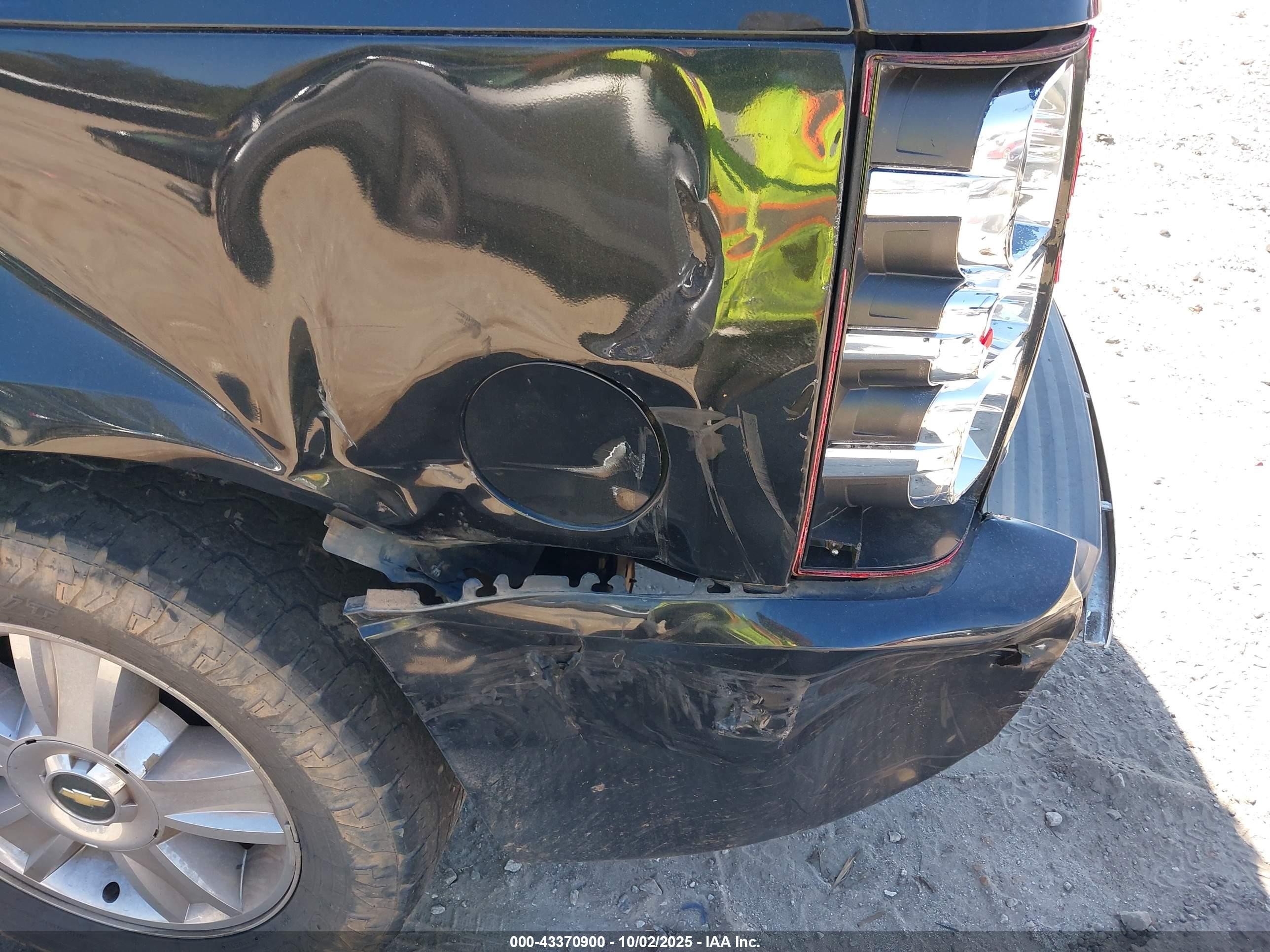 2010 Chevrolet Tahoe Ltz Black vin: 1GNUCCE09AR191635