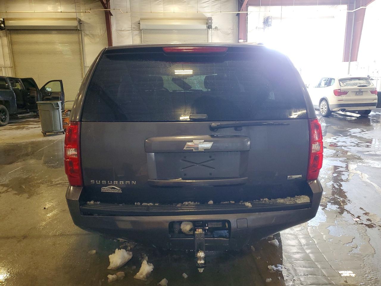 2010 Chevrolet Suburban C1500 Ls Серый vin: 1GNUCHE09AR154002