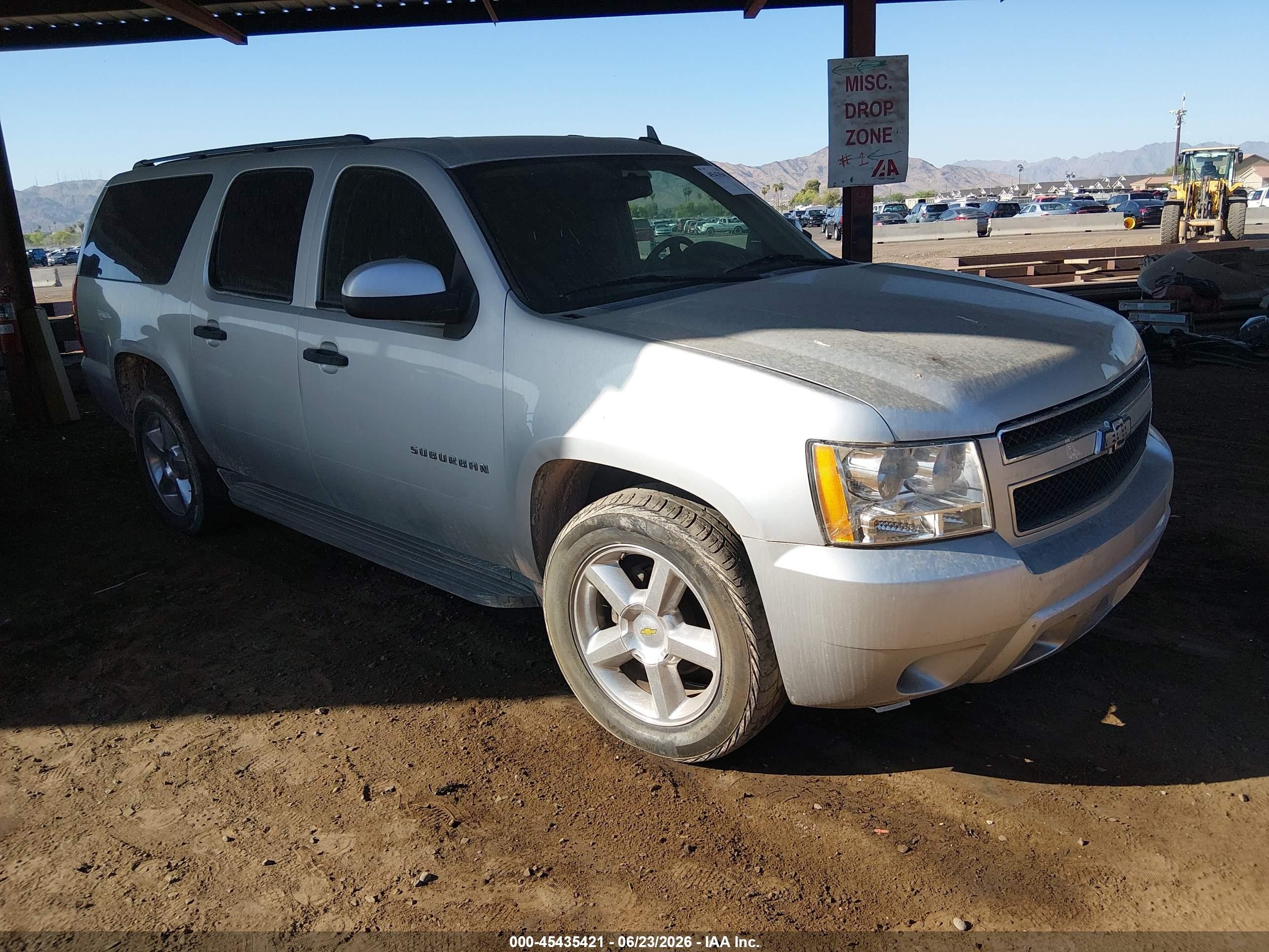 2010 Chevrolet Suburban 1500 Ls Серый vin: 1GNUCHE09AR282935