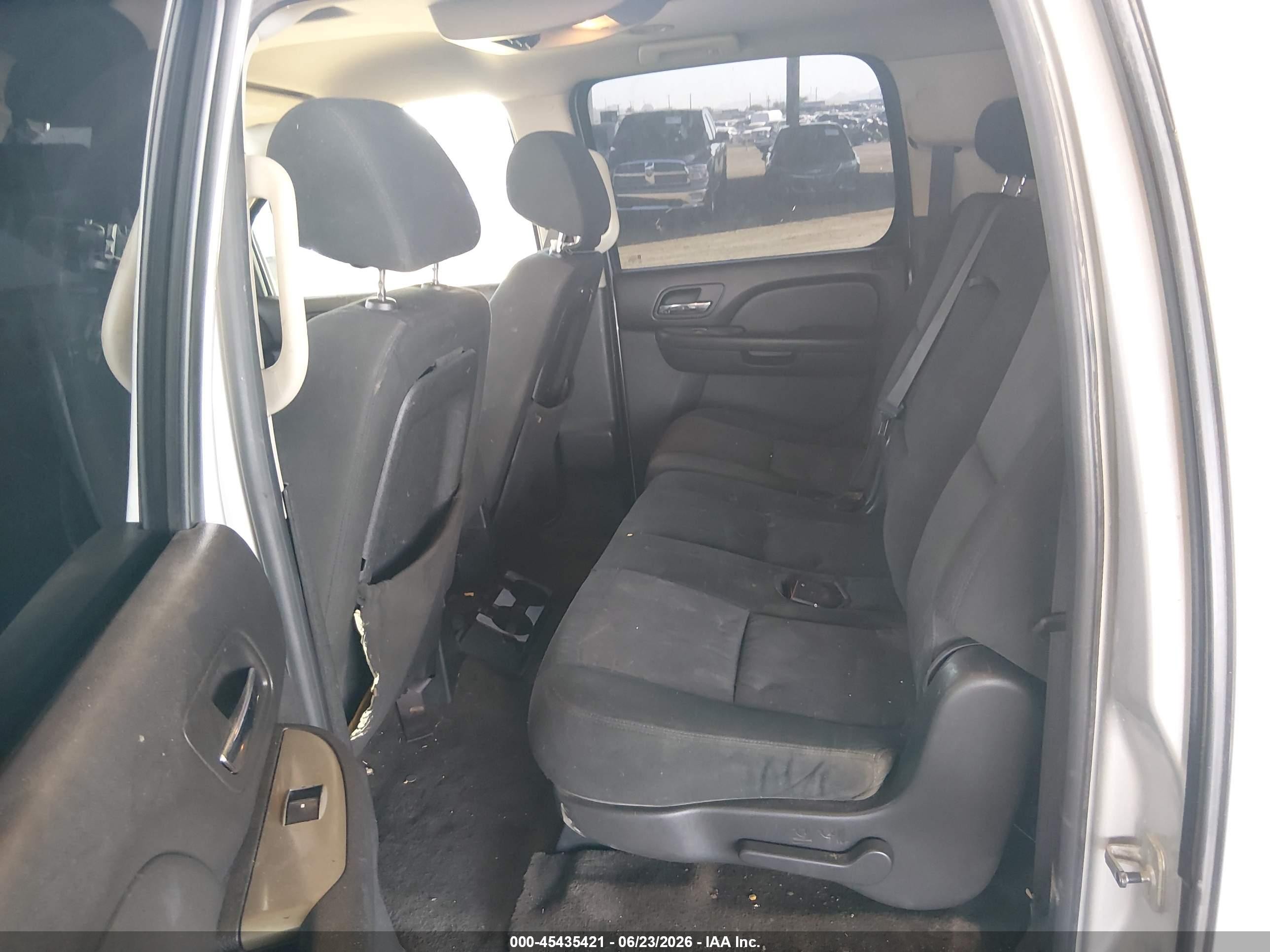 2010 Chevrolet Suburban 1500 Ls Серый vin: 1GNUCHE09AR282935