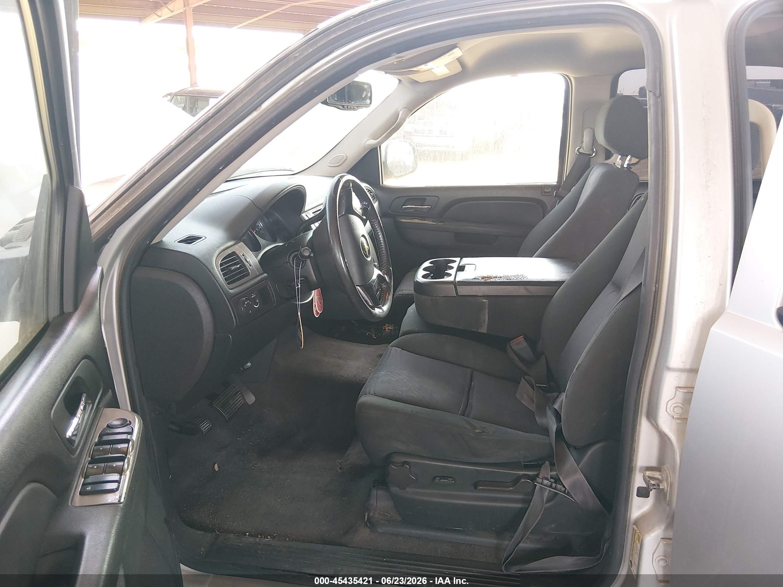 2010 Chevrolet Suburban 1500 Ls Серый vin: 1GNUCHE09AR282935