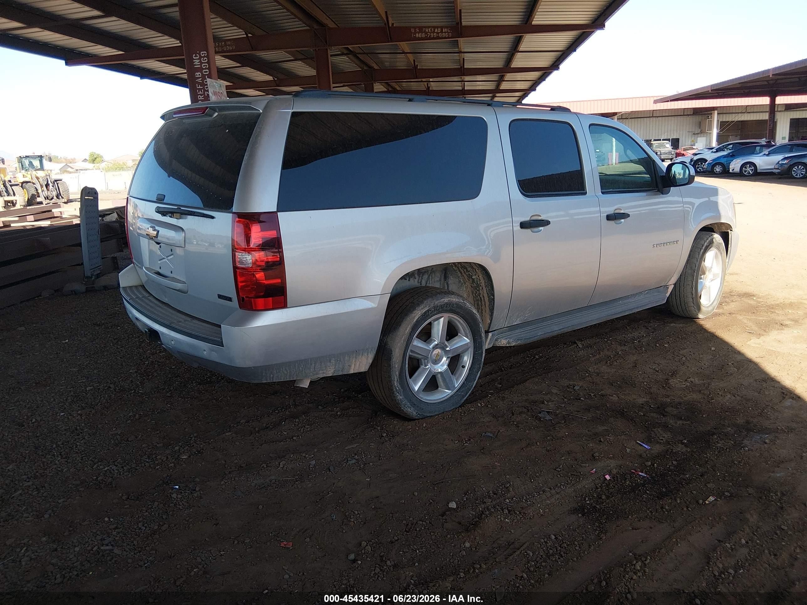2010 Chevrolet Suburban 1500 Ls Серый vin: 1GNUCHE09AR282935