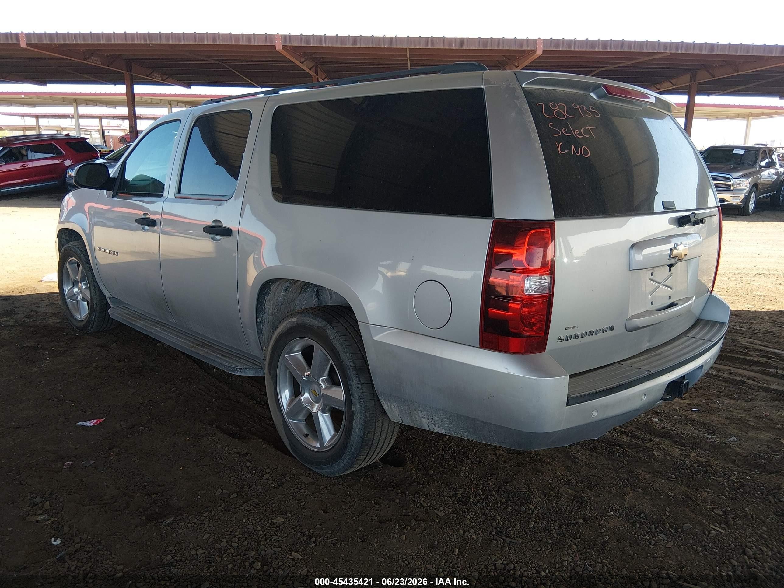 2010 Chevrolet Suburban 1500 Ls Серый vin: 1GNUCHE09AR282935