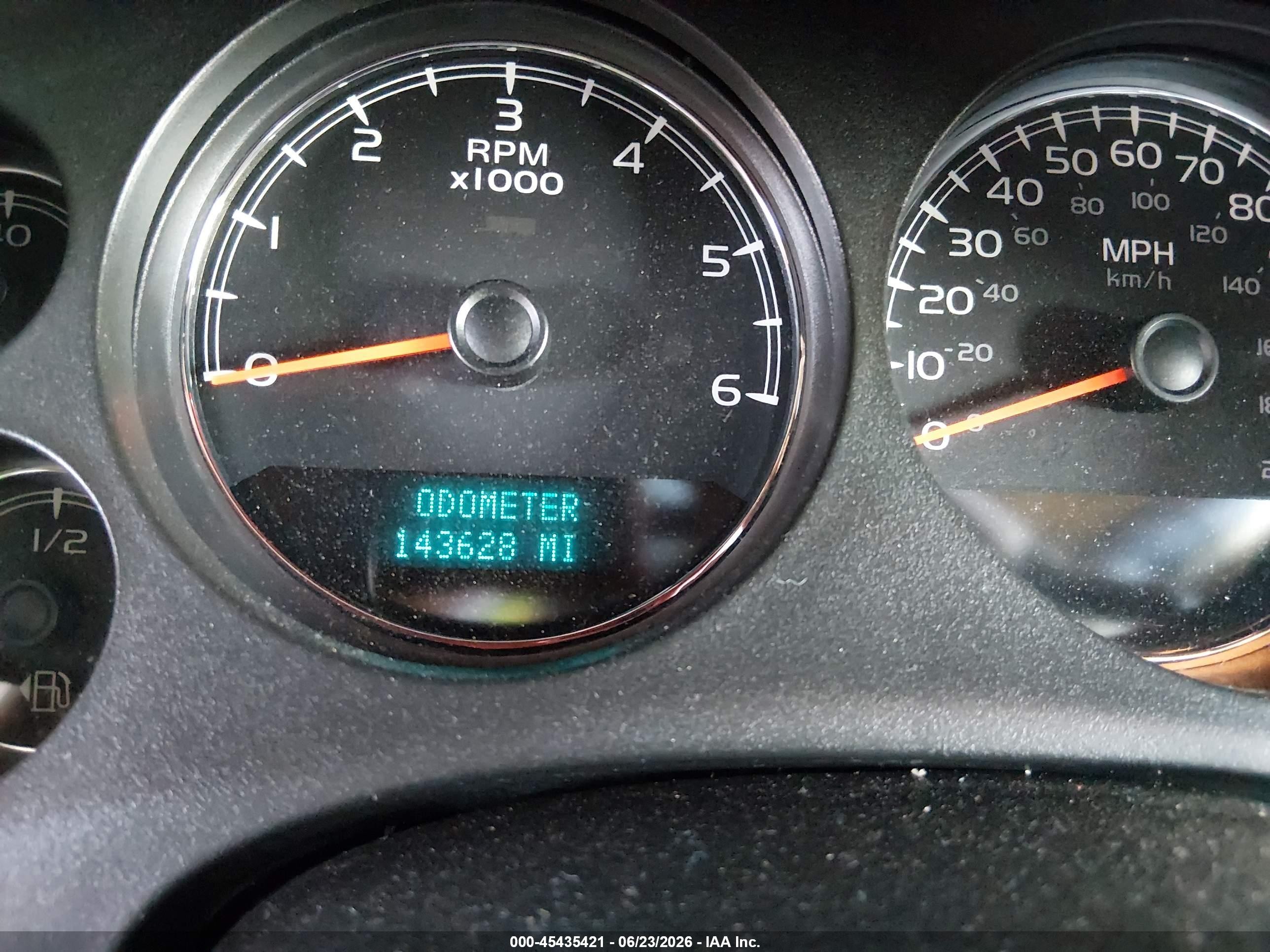 2010 Chevrolet Suburban 1500 Ls Серый vin: 1GNUCHE09AR282935