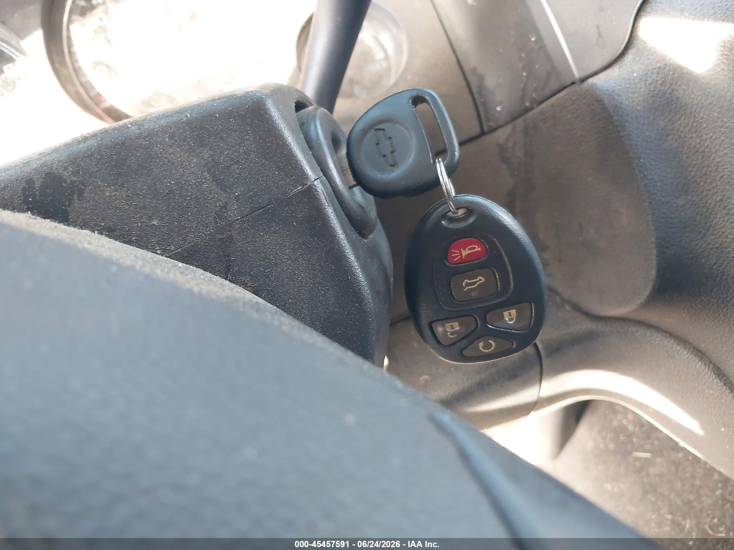2010 Chevrolet Tahoe Ls Серебряный vin: 1GNUKAE02AR172450