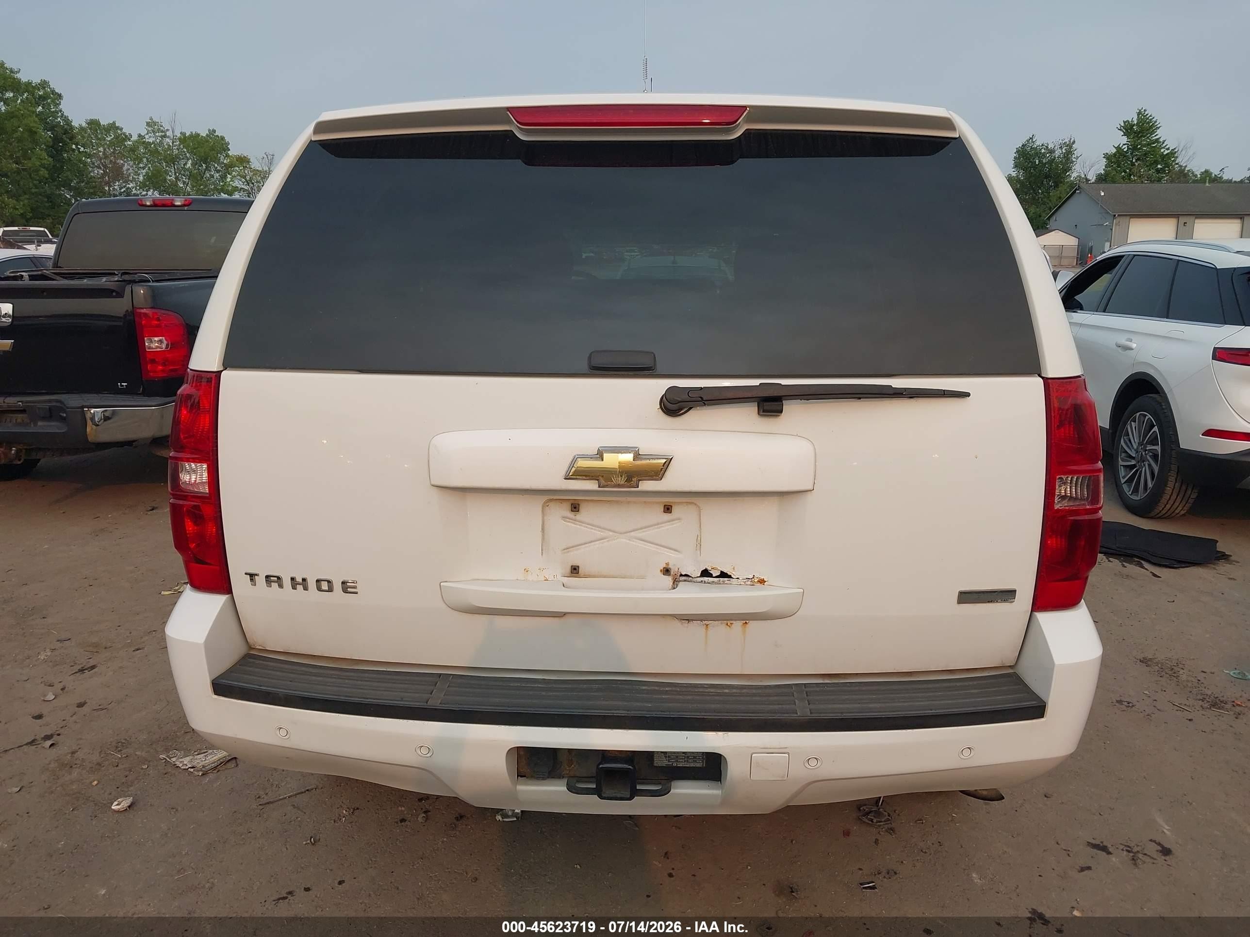 2010 Chevrolet Tahoe Commercial Fleet White vin: 1GNUKAE03AR218528