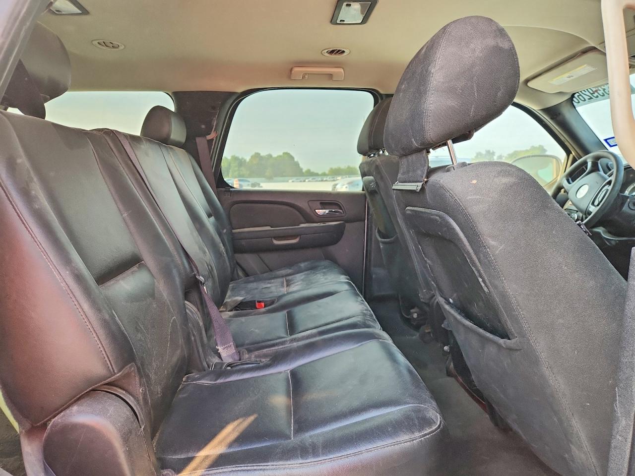 2010 Chevrolet Tahoe K1500 Ls White vin: 1GNUKAE04AR274784