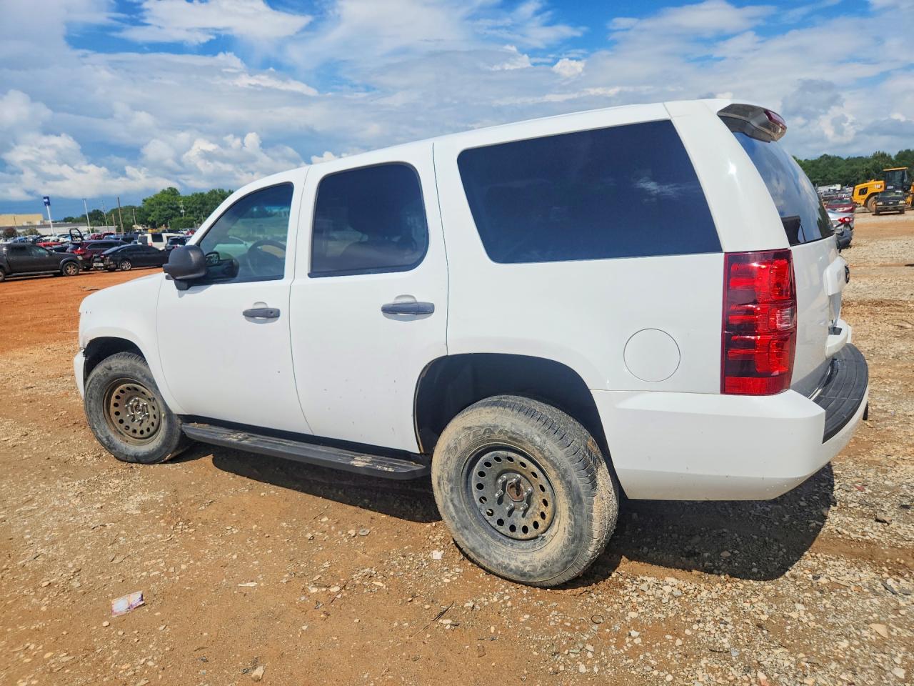2010 Chevrolet Tahoe K1500 Ls White vin: 1GNUKAE04AR284537
