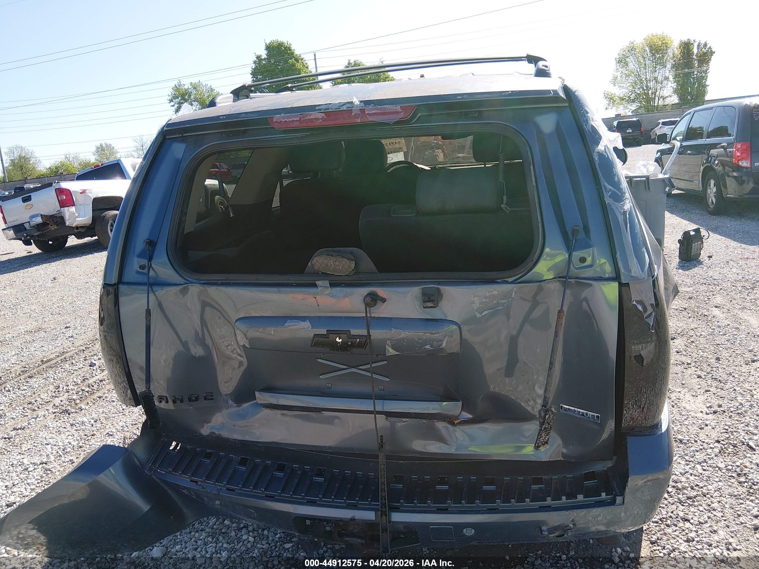 2010 Chevrolet Tahoe Lt Серый vin: 1GNUKBE01AR178813