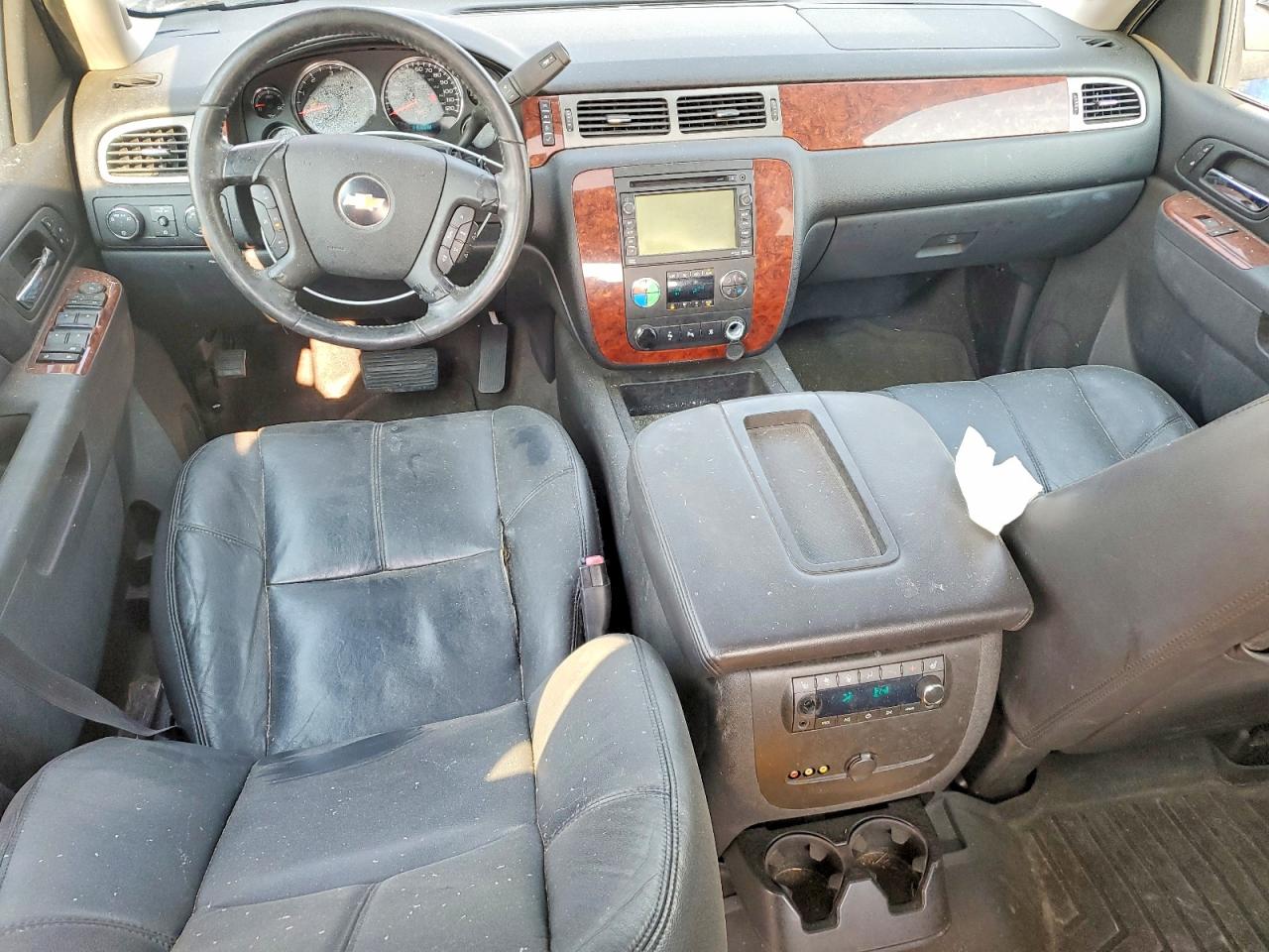 2010 Chevrolet Tahoe K1500 Lt Черный vin: 1GNUKBE03AR213626