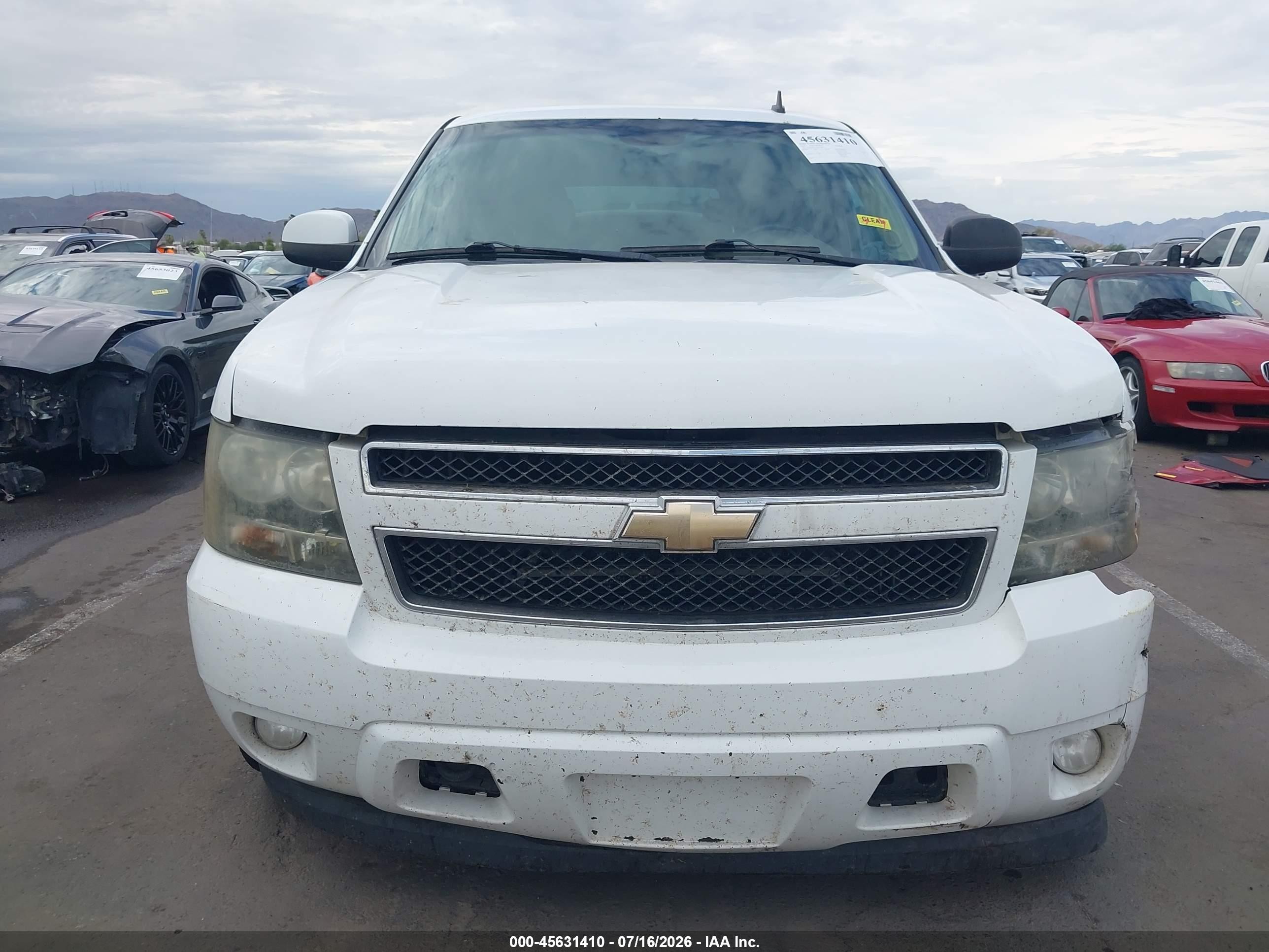 2010 Chevrolet Tahoe Lt White vin: 1GNUKBE04AR274094