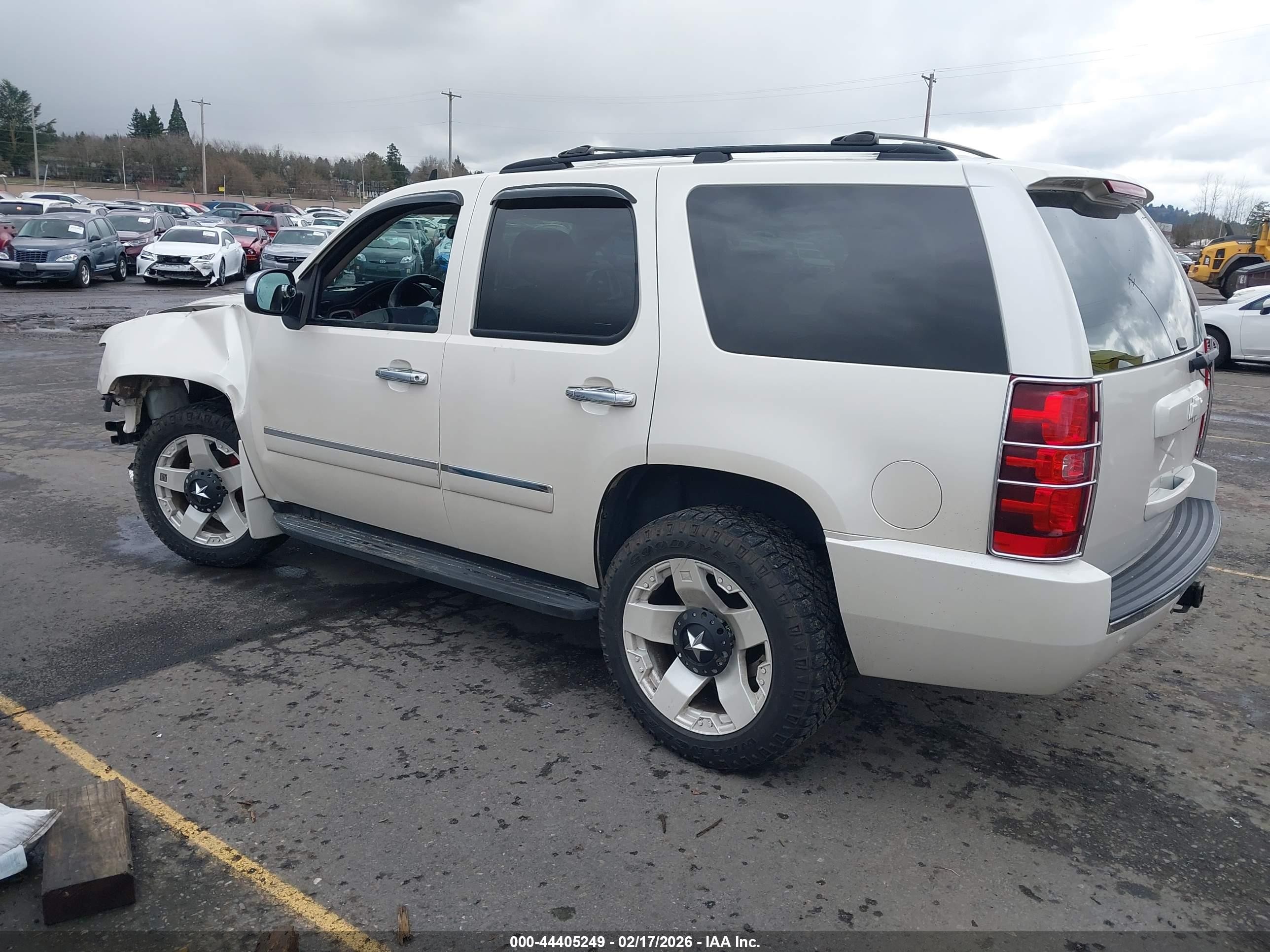 2010 Chevrolet Tahoe Ltz Cream vin: 1GNUKCE00AR210611
